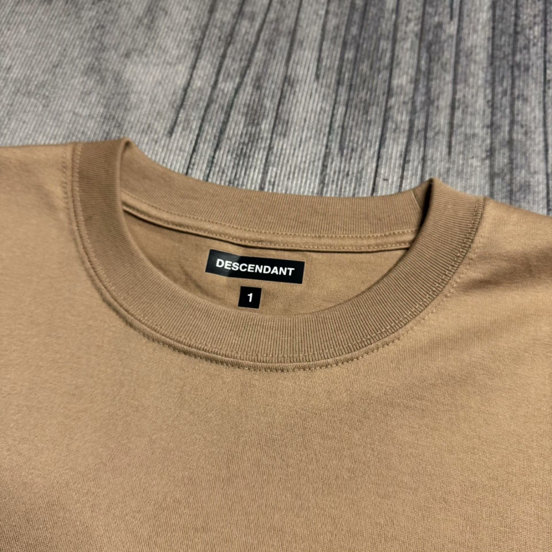 Descendant Cropped Beige T-Shirt S Men Size US S / EU 44-46 / 1 - 3 Thumbnail