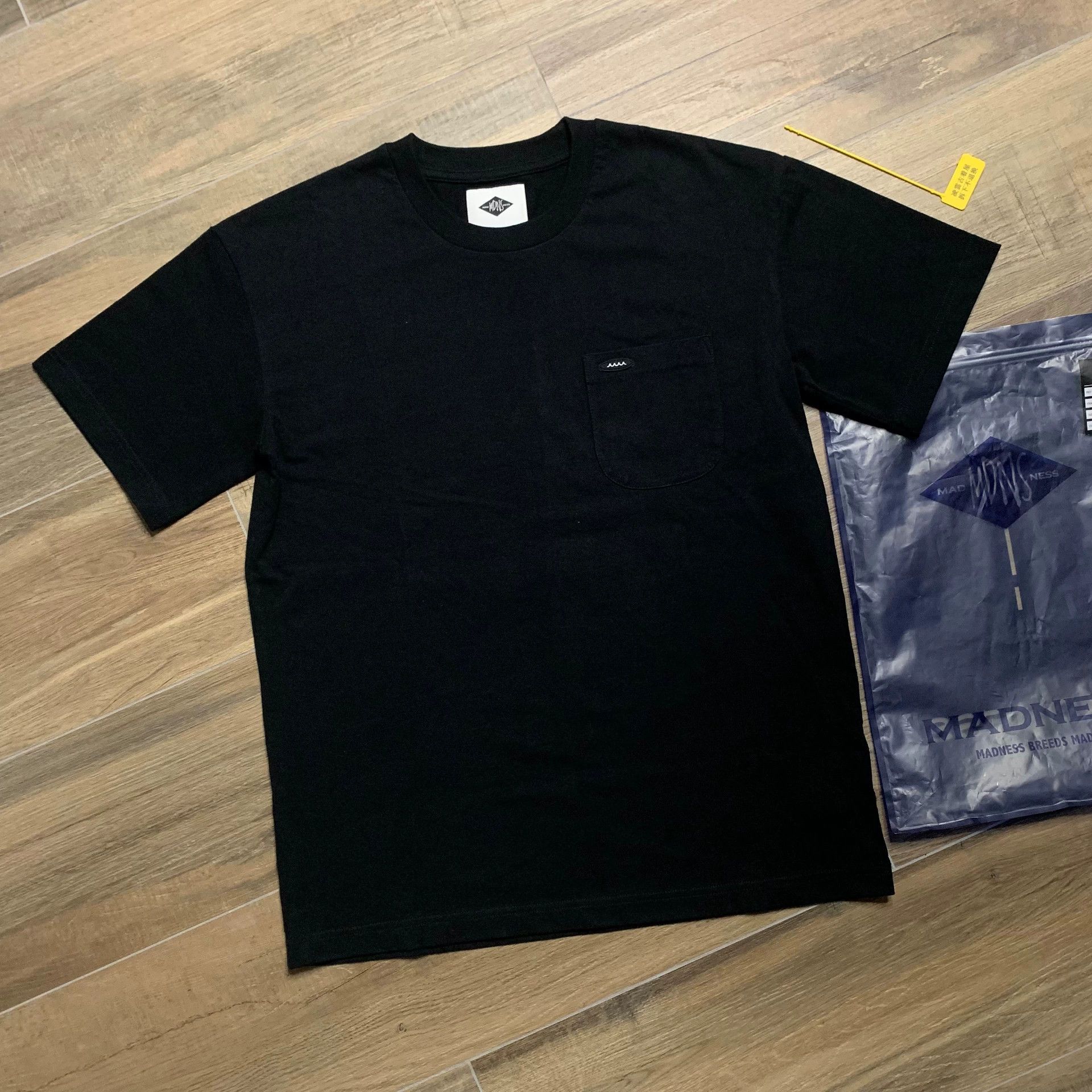 Madness Comme des Garçons White T-Shirt S Men Size US S / EU 44-46 / 1 - 8 Thumbnail
