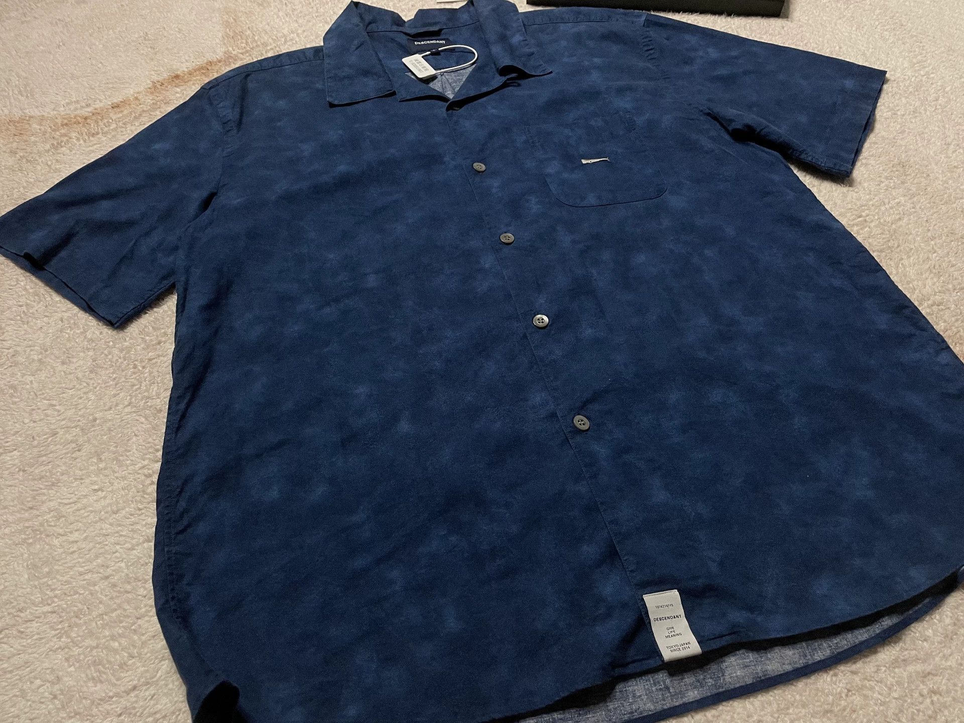 Descendant Multi Shirt L Men Size US L / EU 52-54 / 3 - 4 Thumbnail