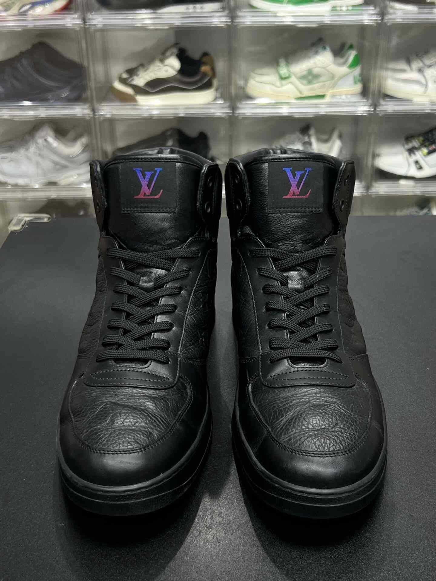 Louis Vuitton Louis Vuitton Black Shoes Low Top Size US 10 / EU 43 - 2 Thumbnail