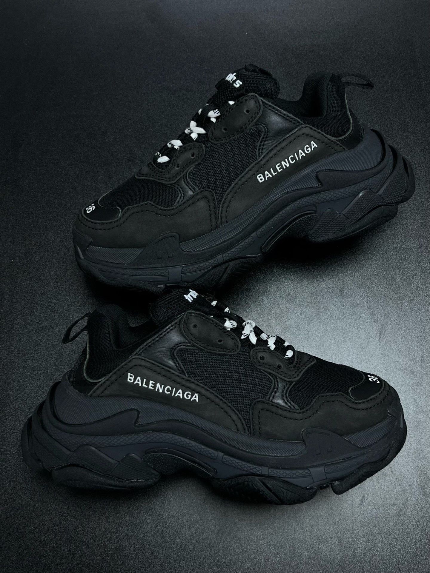 Balenciaga Balenciaga Black Designer Casual Size US S / EU 44-46 / 1 - 5 Thumbnail