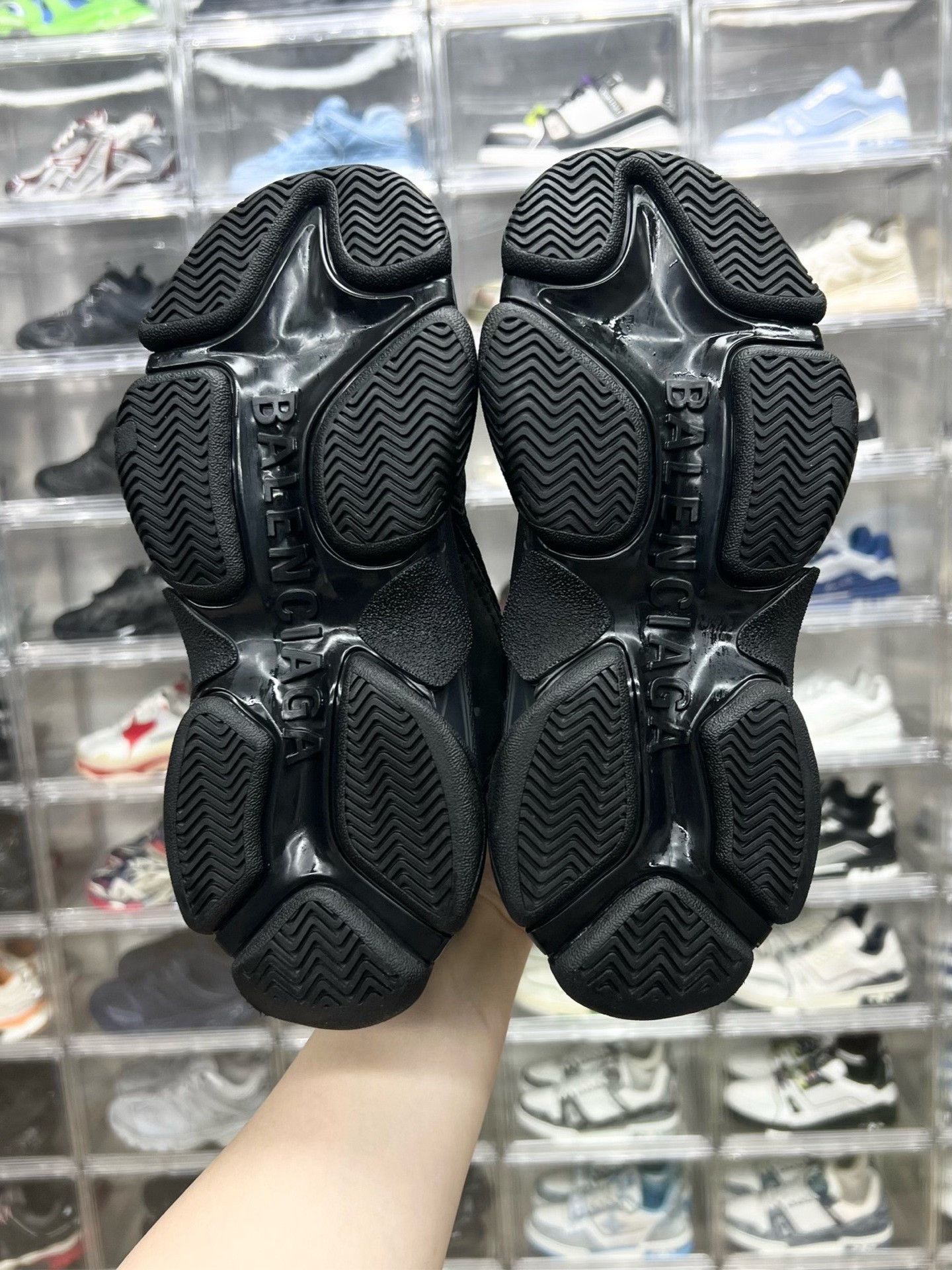 Balenciaga Balenciaga Black Designer Casual Size US S / EU 44-46 / 1 - 8 Thumbnail