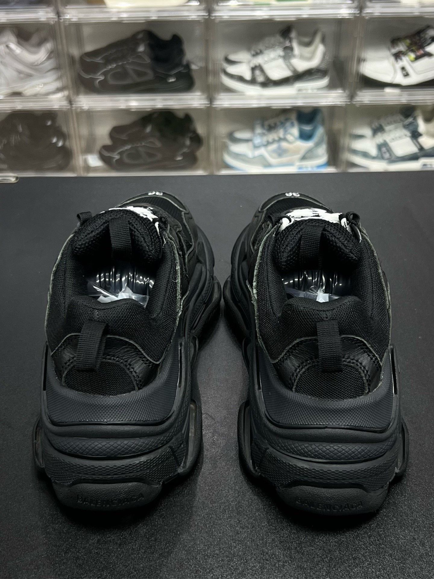 Balenciaga Balenciaga Black Designer Casual Size US S / EU 44-46 / 1 - 7 Thumbnail