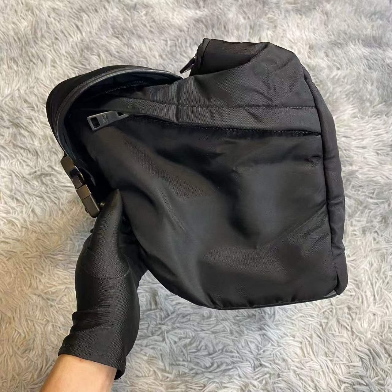 Prada Prada Shoulder Bag Designer Casual Size ONE SIZE - 5 Thumbnail