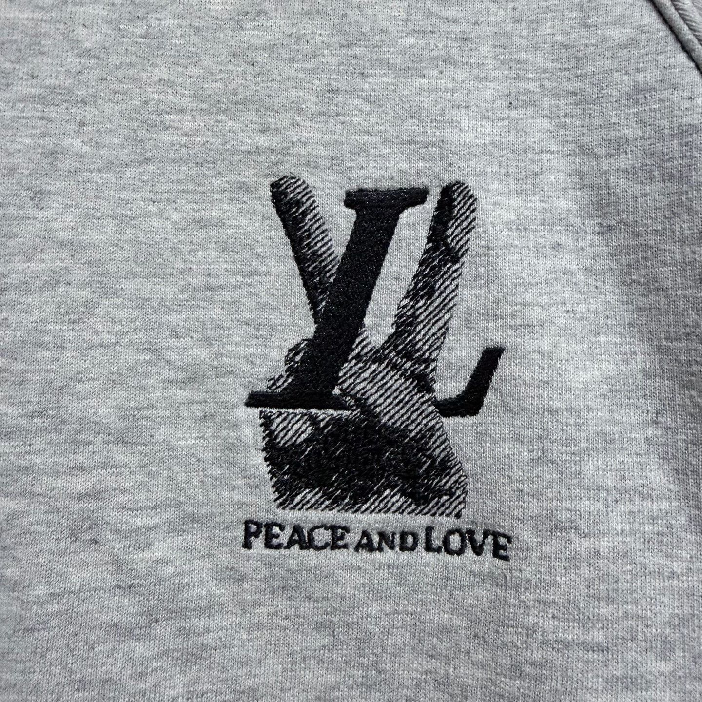 Louis Vuitton Louis Vuitton Gray Designer Casual Size US M / EU 48-50 / 2 - 3 Thumbnail