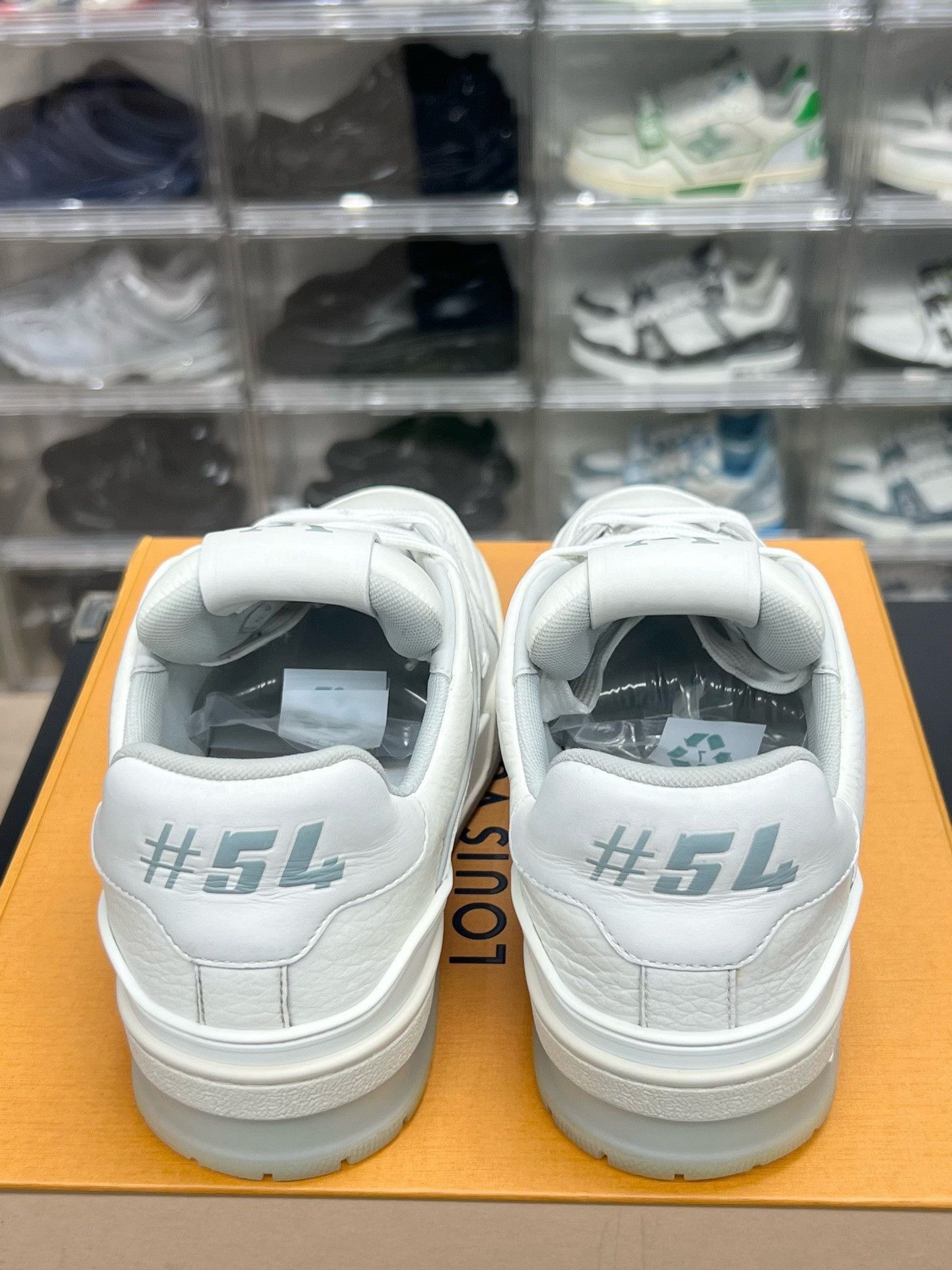 Louis Vuitton Louis Vuitton White Designer 37us Size US 7 / IT 37 - 7 Thumbnail