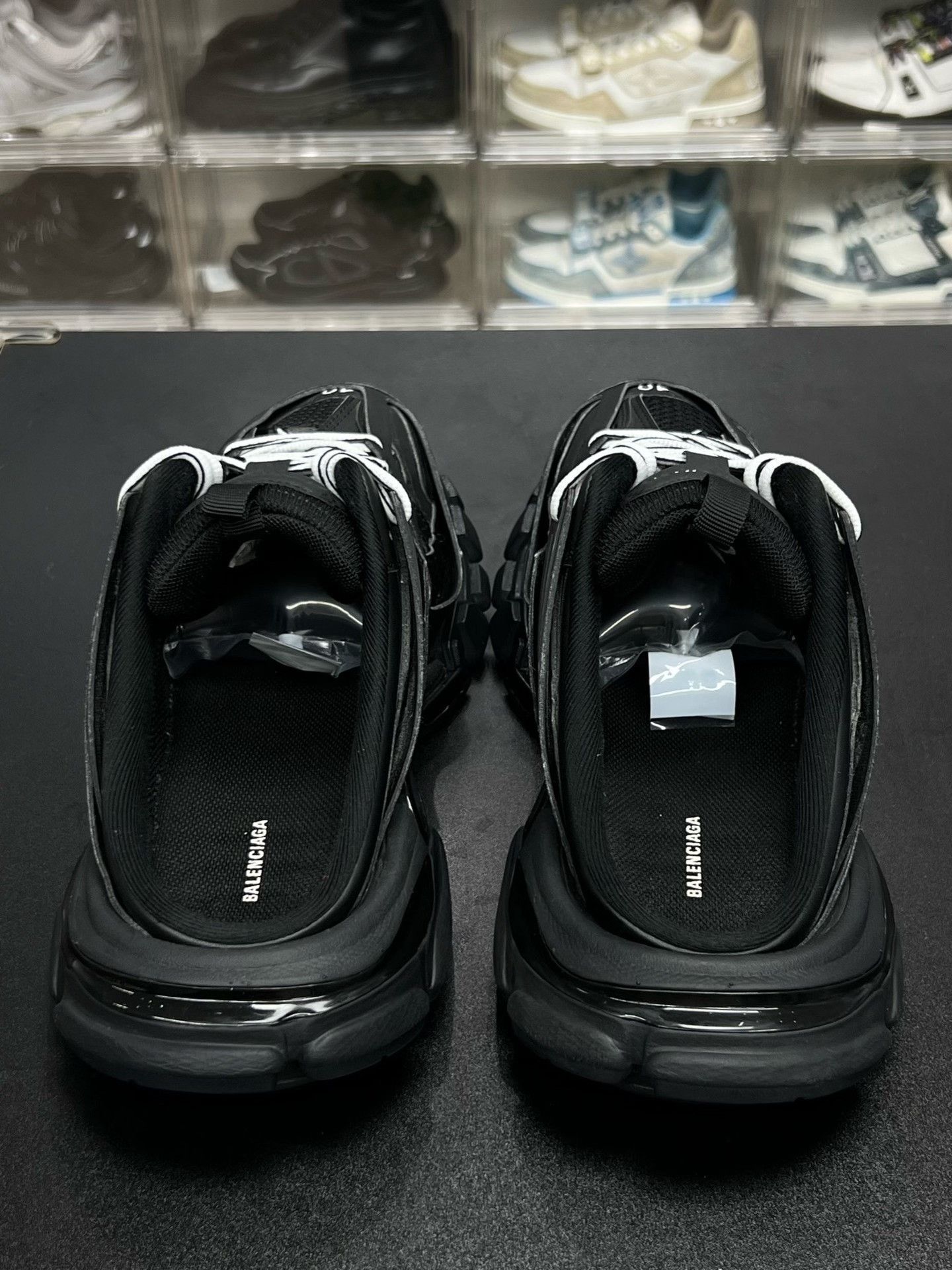 Balenciaga Balenciaga Black Designer Casual Size US M / EU 48-50 / 2 - 7 Thumbnail