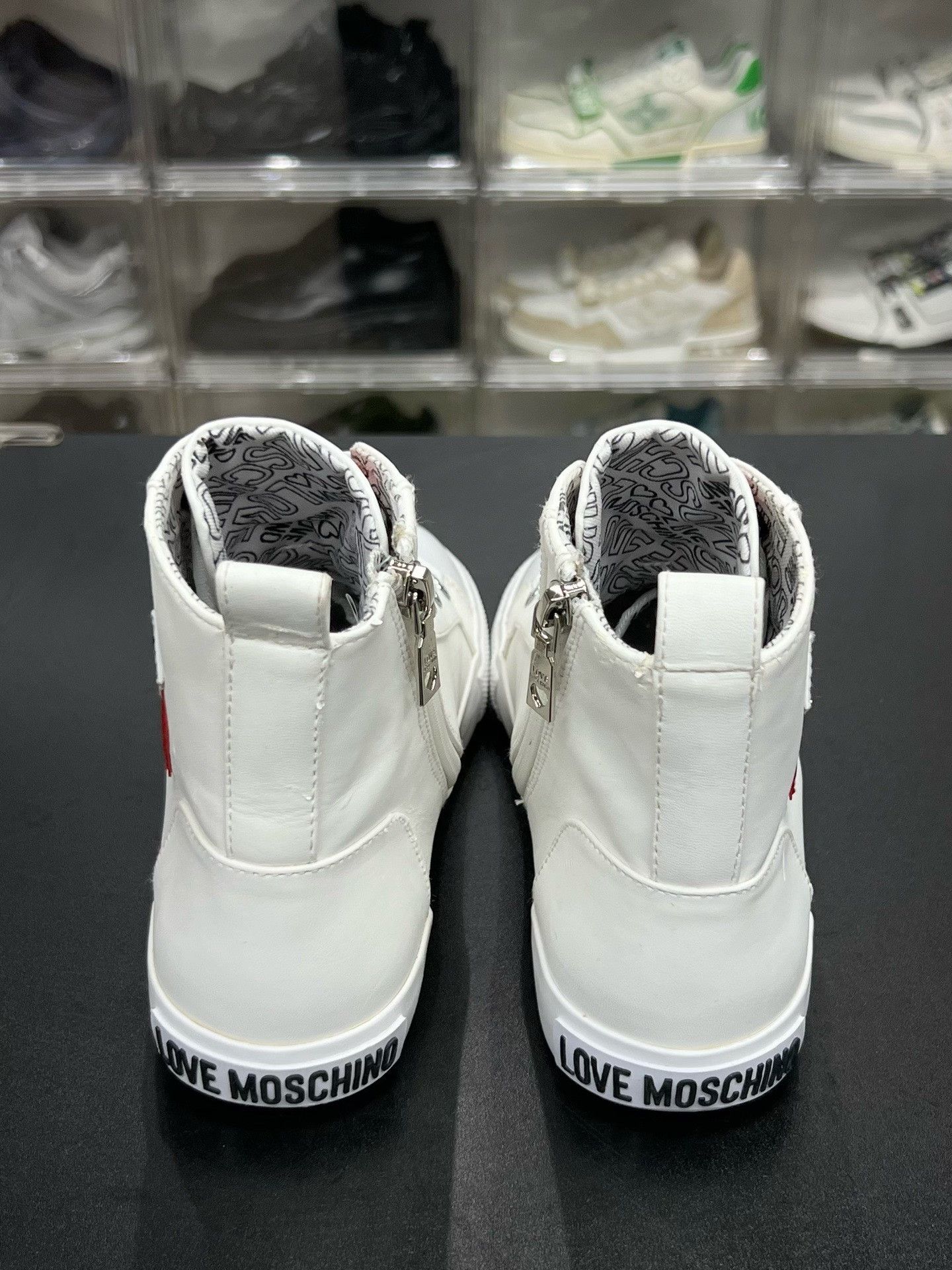 Other White Shoes Low Top High Top Basketball Size US 5 / EU 37 - 6 Thumbnail