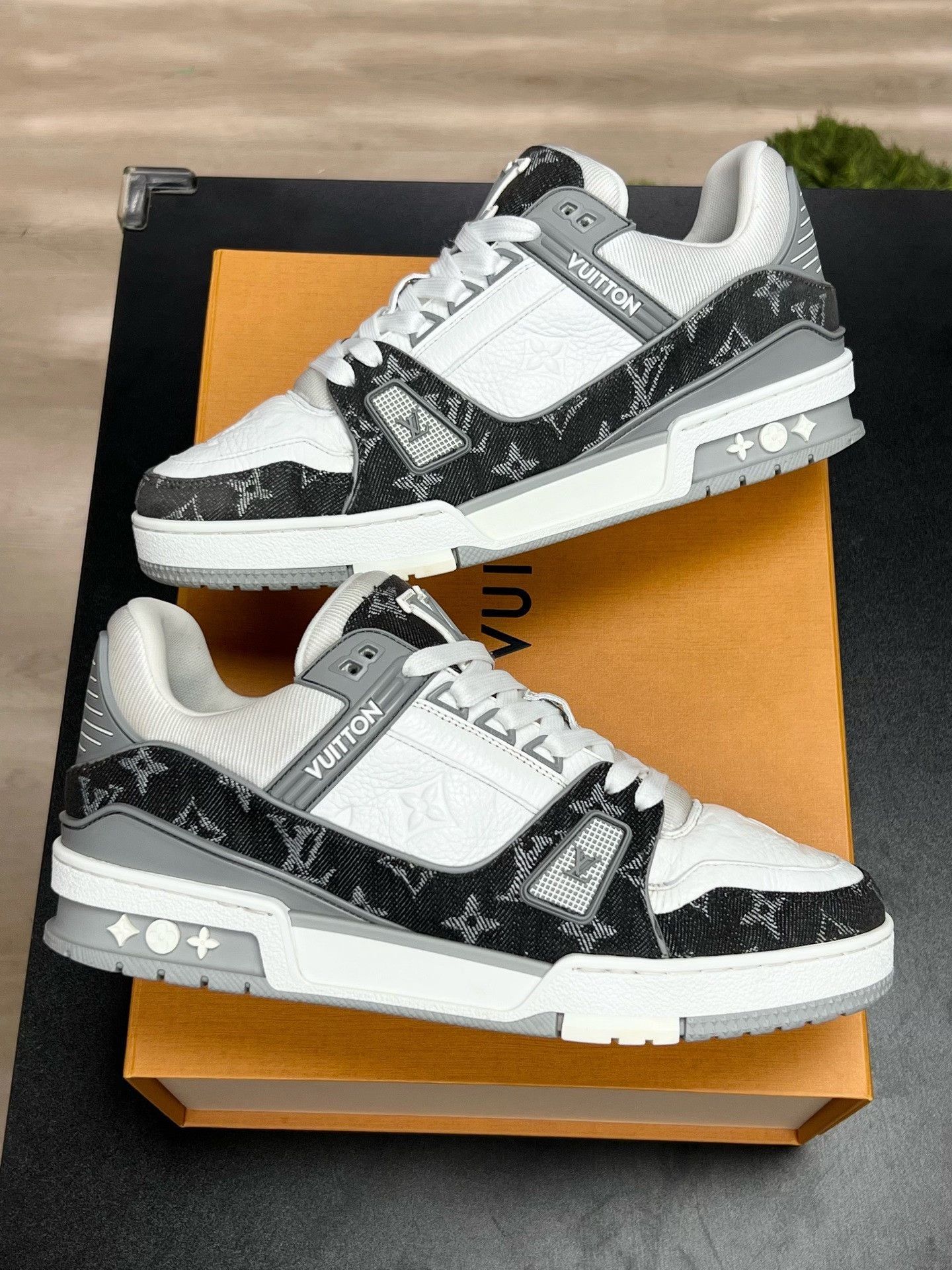 Louis Vuitton Louis Vuitton White Denim Designer Size US 40 / EU 56 - 5 Thumbnail