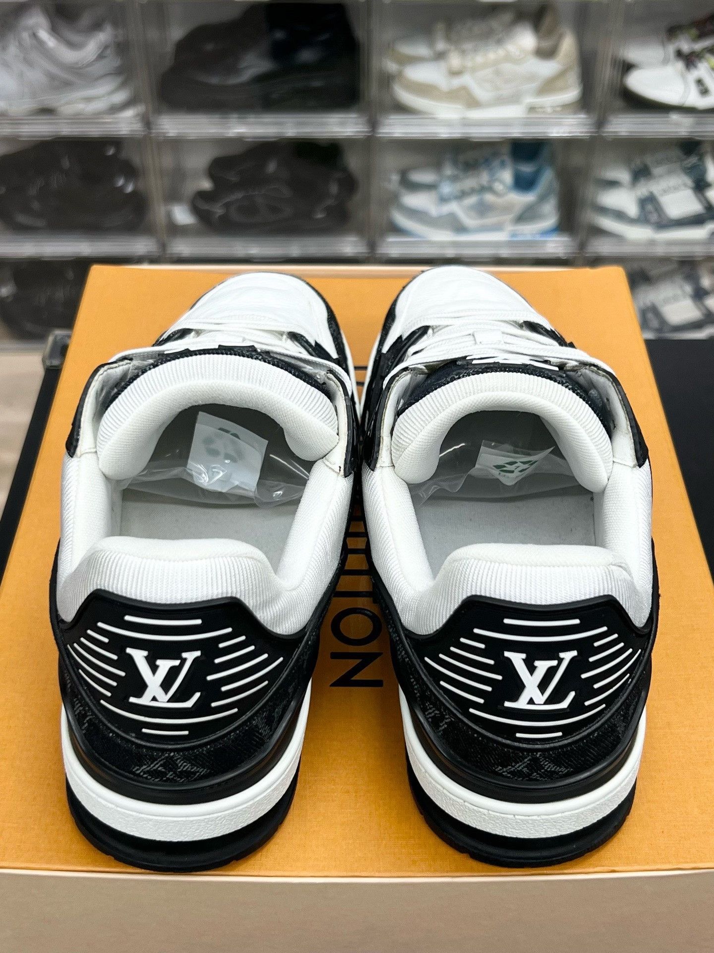 Louis Vuitton Louis Vuitton Black Denim Designer Size US 41 - 7 Thumbnail