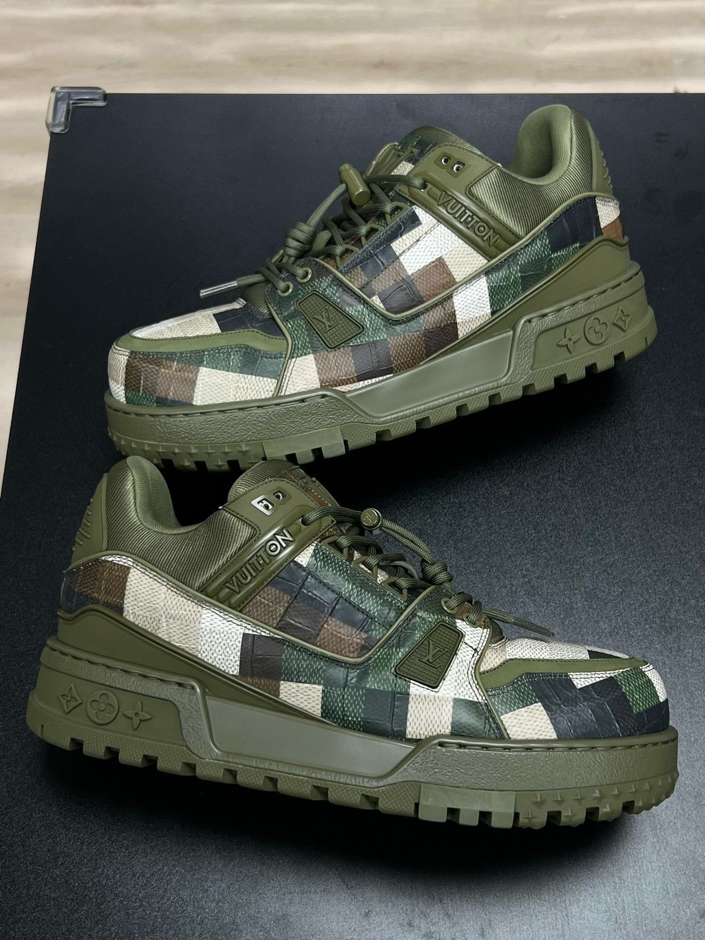 Louis Vuitton Louis Vuitton Green Camo Designer Size US L / EU 52-54 / 3 - 5 Thumbnail