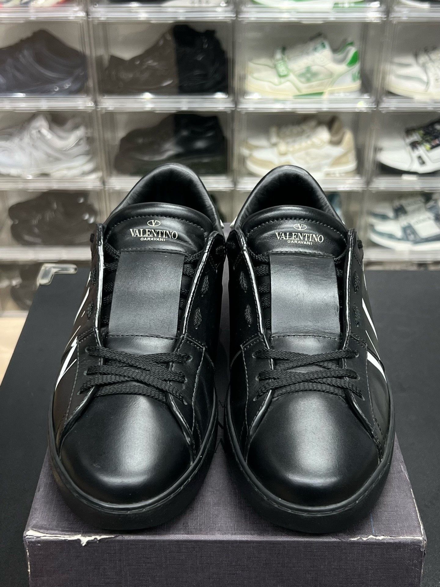 Valentino Valentino Black Shoes Low Top High Top Size US 8 / EU 41 - 2 Thumbnail