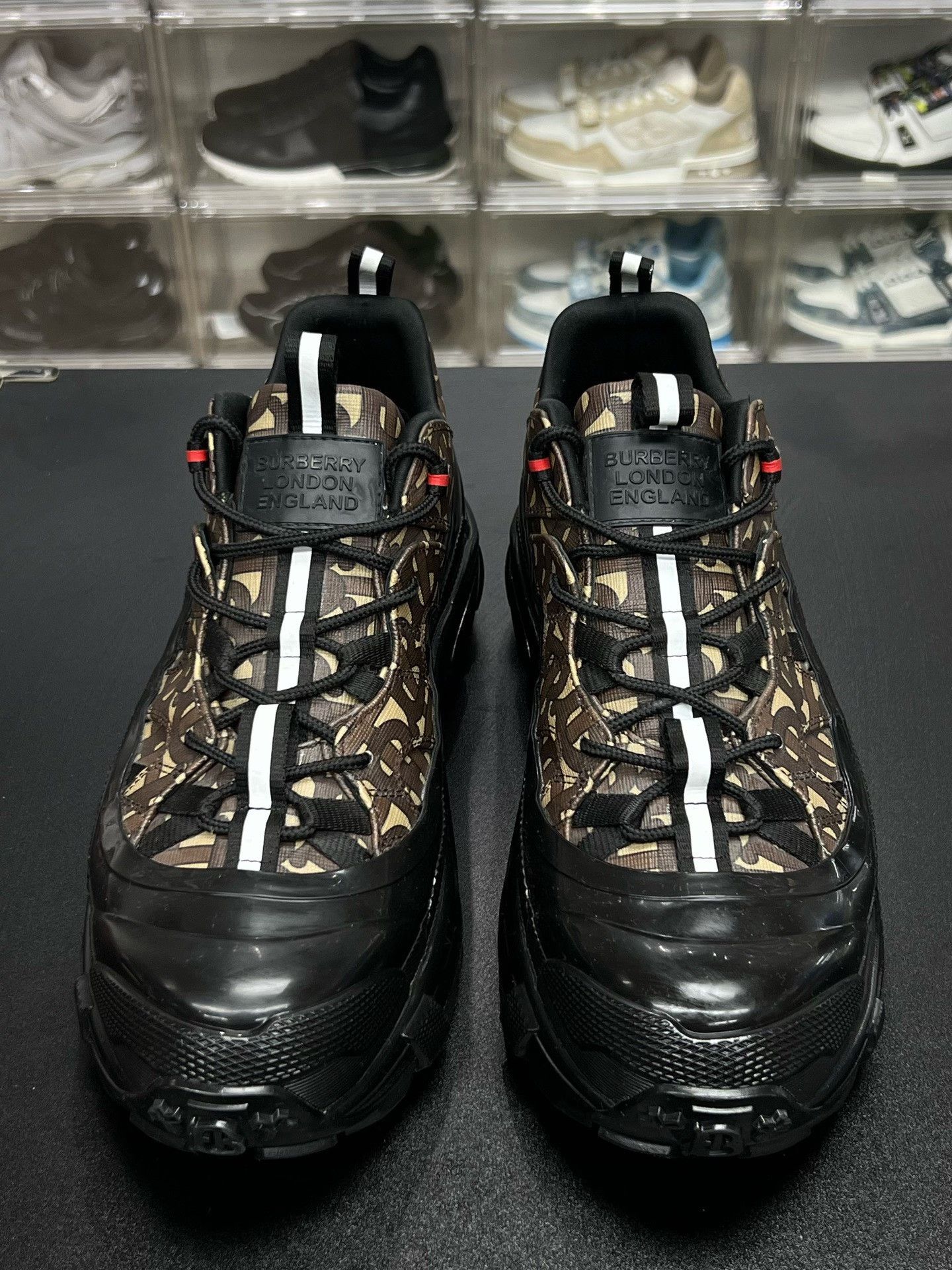 Burberry Burberry Sneakers Low Top High Top Size US 10 / EU 43 - 2 Thumbnail