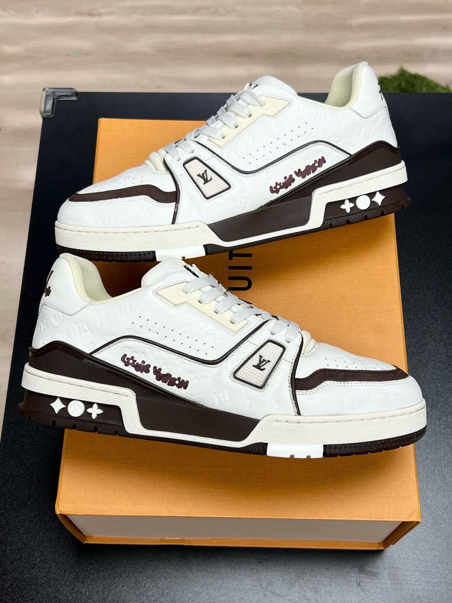 Louis Vuitton Louis Vuitton Brown Designer Casual Size US M / EU 48-50 / 2 - 5 Thumbnail