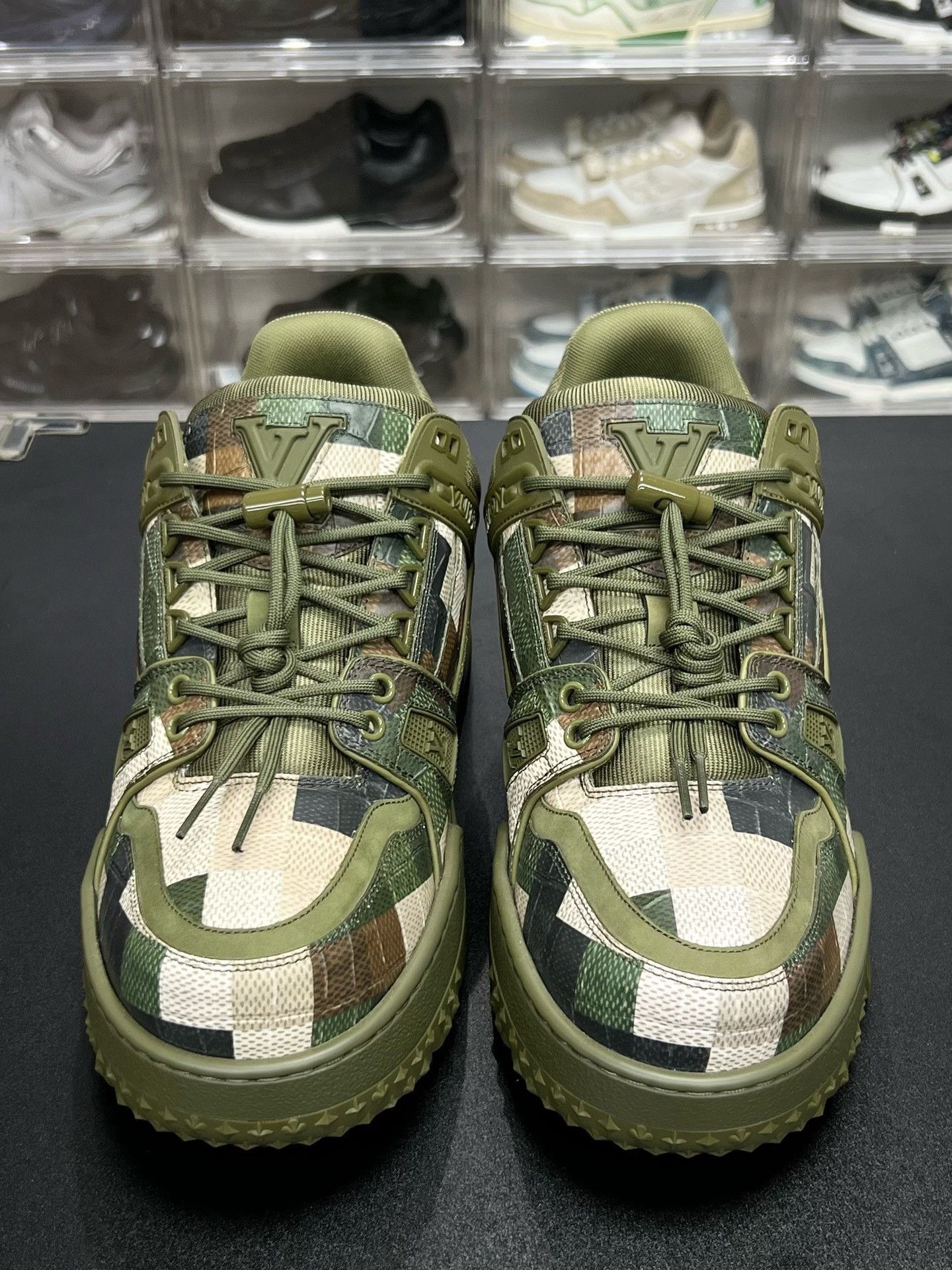 Louis Vuitton Louis Vuitton Green Camo Designer Size US M / EU 48-50 / 2 - 2 Thumbnail