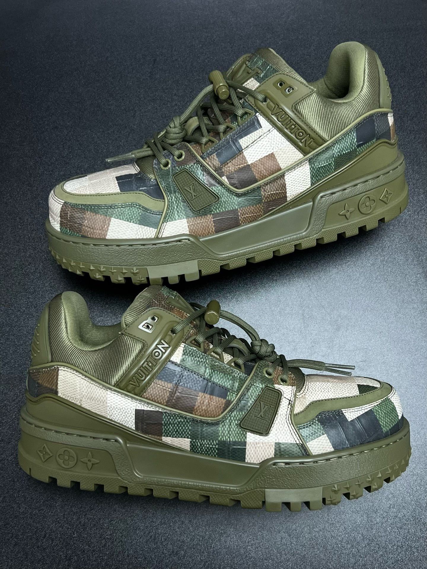Louis Vuitton Louis Vuitton Green Camo Designer Size US M / EU 48-50 / 2 - 5 Thumbnail