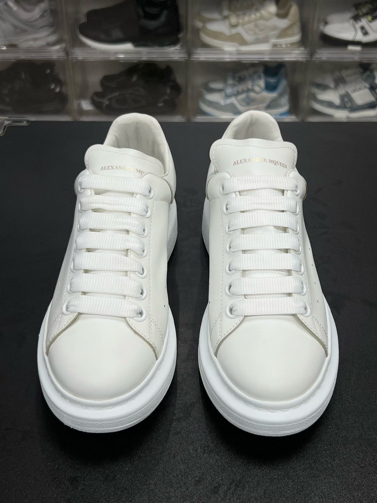 Alexander McQueen Alexander McQueen White Shoes Low Top Size US 6 / EU 39 - 2 Thumbnail