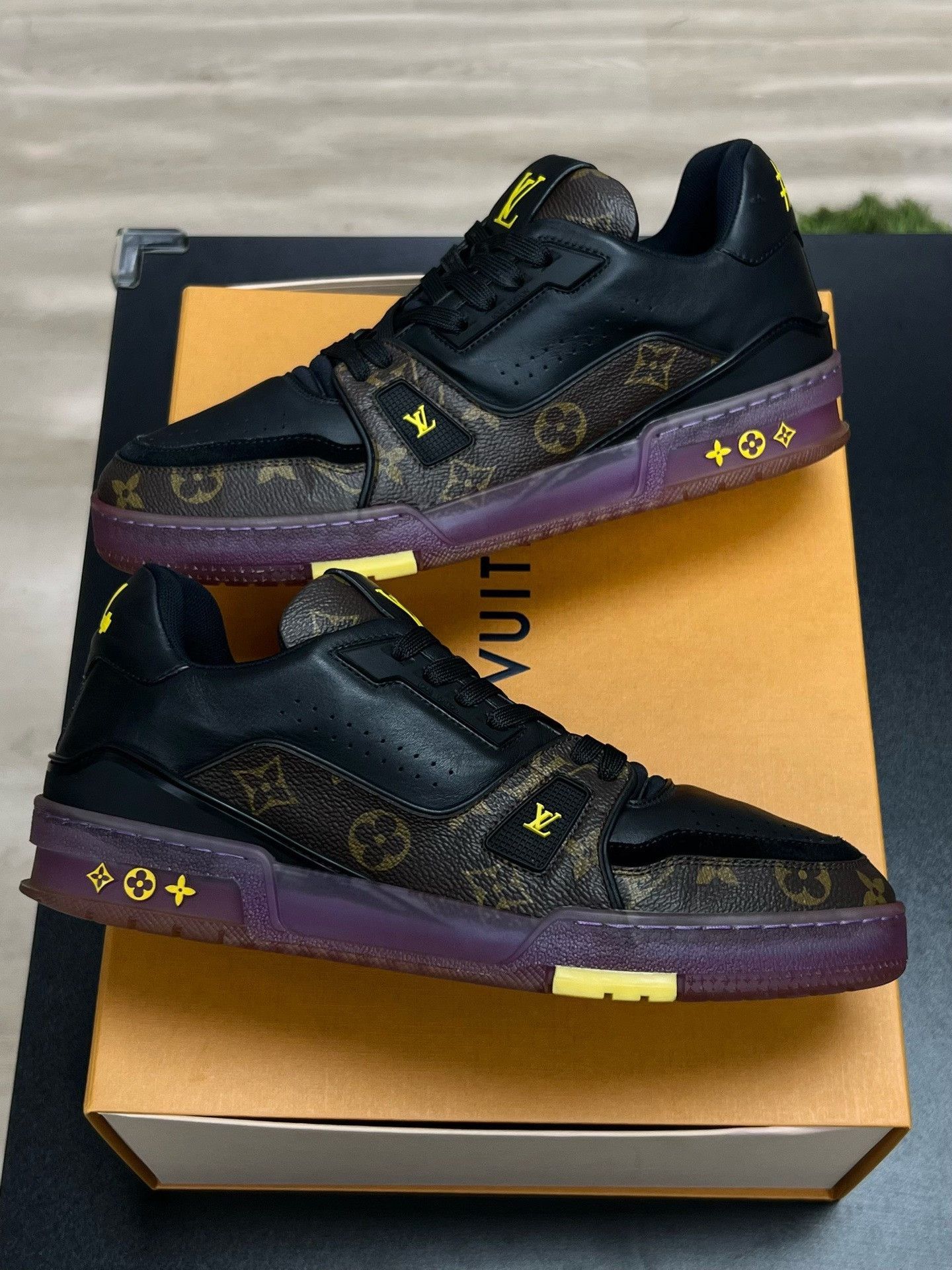Louis Vuitton Louis Vuitton Purple Designer Casual Size US S / EU 44-46 / 1 - 5 Thumbnail