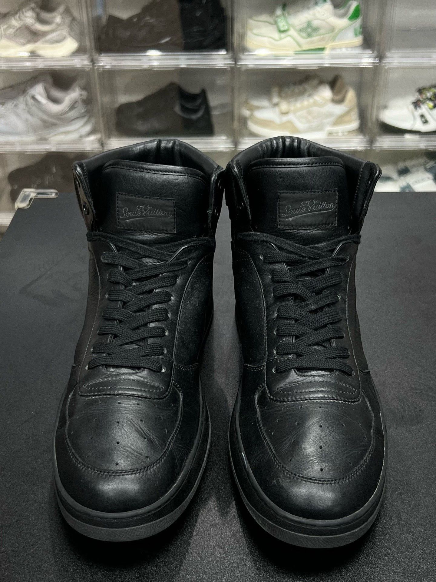 Louis Vuitton Louis Vuitton Black Shoes Low Top Size US 10 / EU 43 - 2 Thumbnail