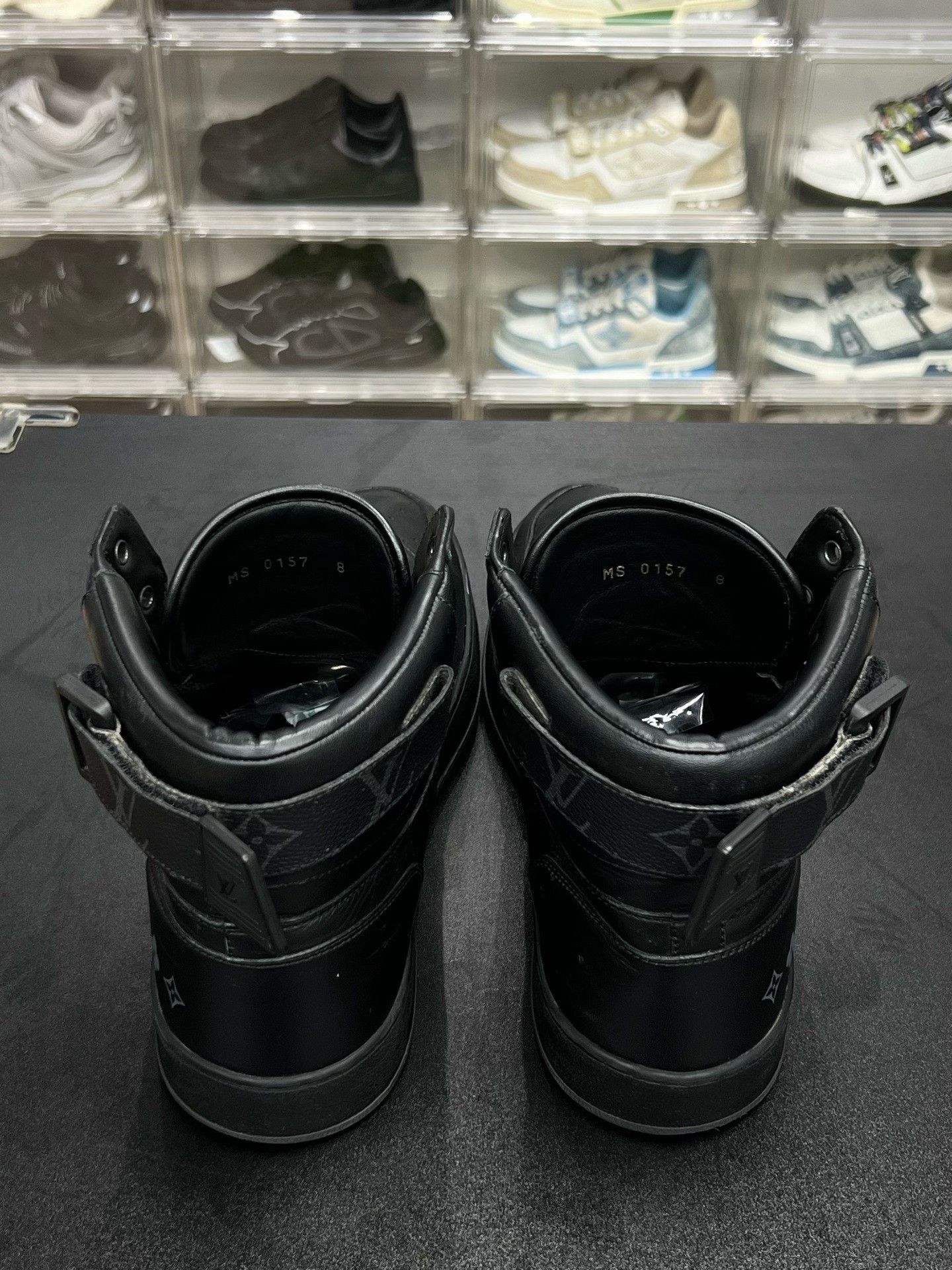 Louis Vuitton Louis Vuitton Black Shoes Low Top Size US 10 / EU 43 - 7 Thumbnail