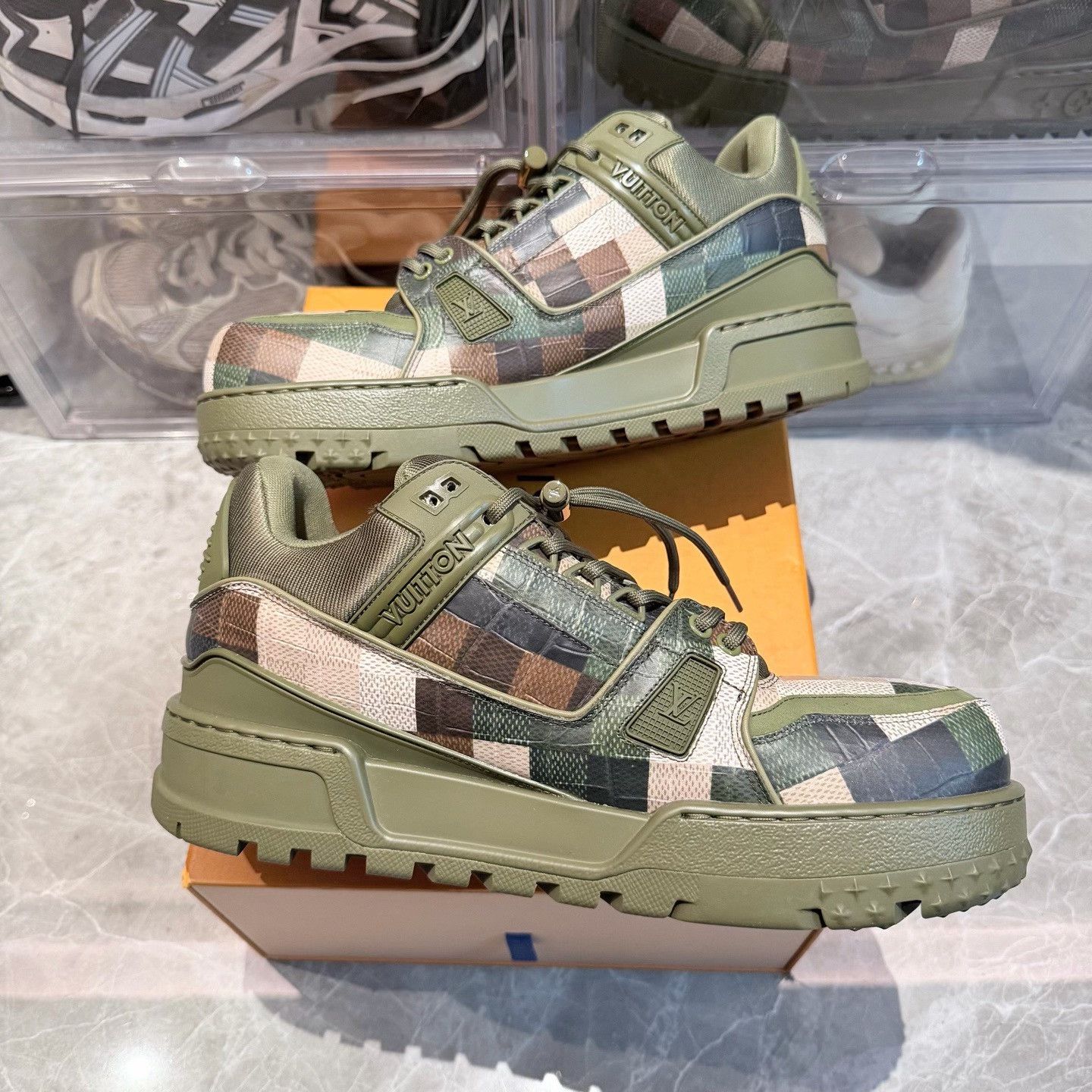 Louis Vuitton Louis Vuitton Green Designer Casual Size US XS / EU 42 / 0 - 2 Thumbnail