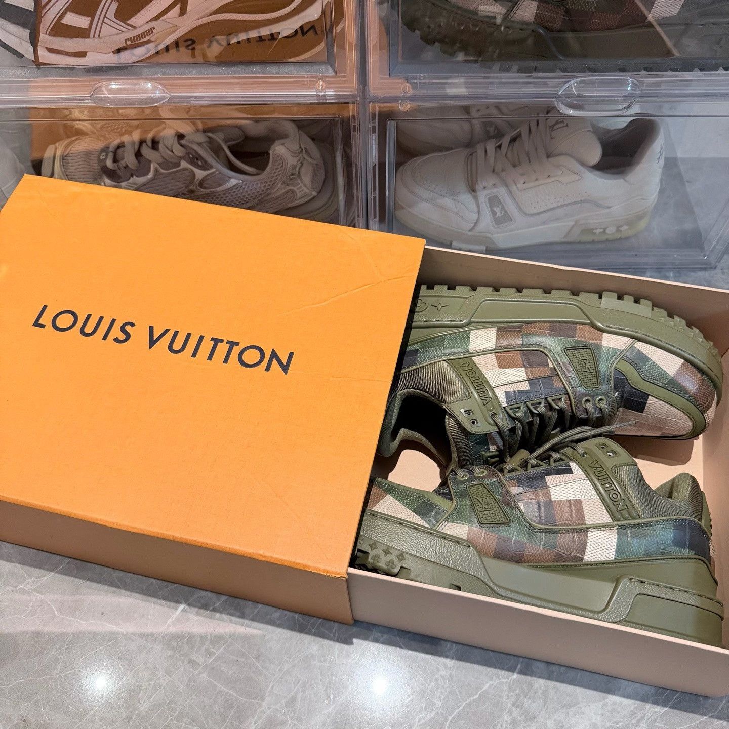 Louis Vuitton Louis Vuitton Green Designer Casual Size US XS / EU 42 / 0 - 9 Thumbnail