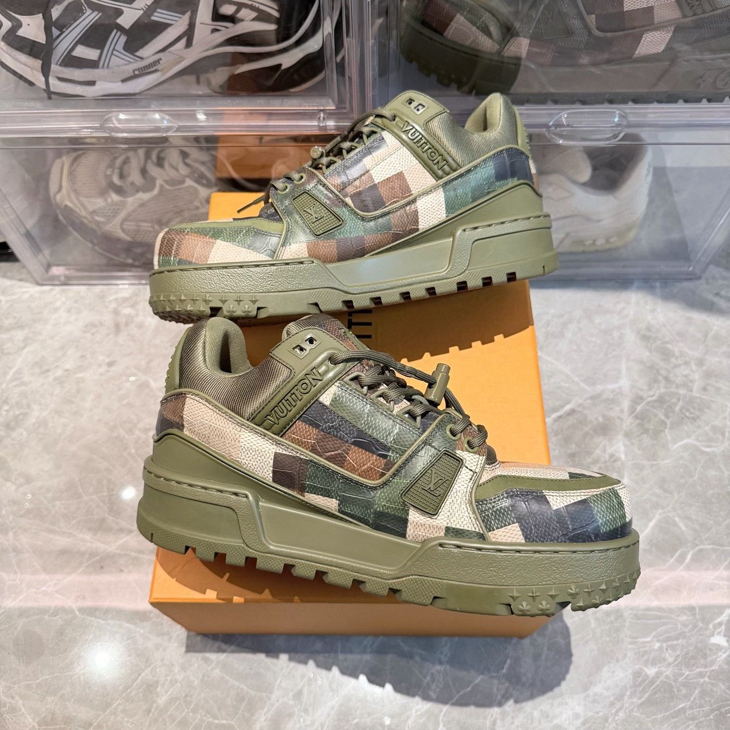 Louis Vuitton Louis Vuitton Green Designer Casual Size US XS / EU 42 / 0 - 3 Thumbnail