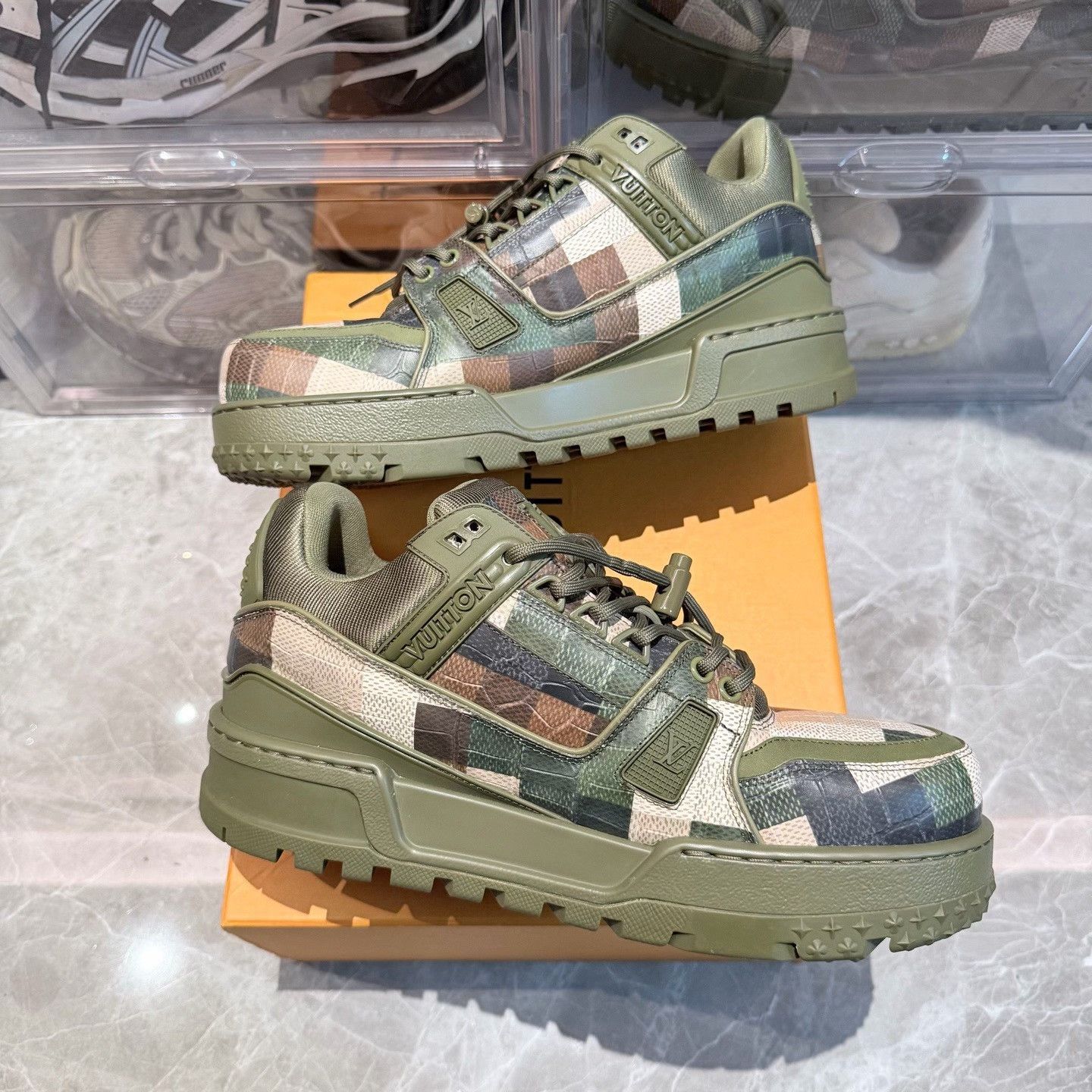 Louis Vuitton Louis Vuitton Green Designer Casual Size US XS / EU 42 / 0 - 4 Thumbnail