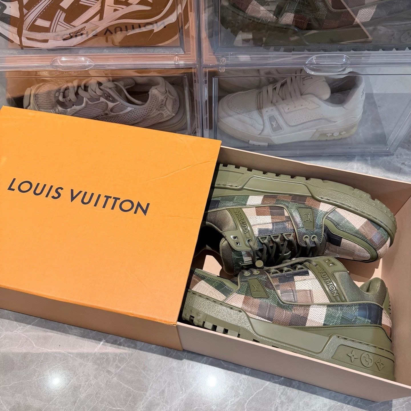 Louis Vuitton Louis Vuitton Green Designer Casual Size US XS / EU 42 / 0 - 5 Thumbnail
