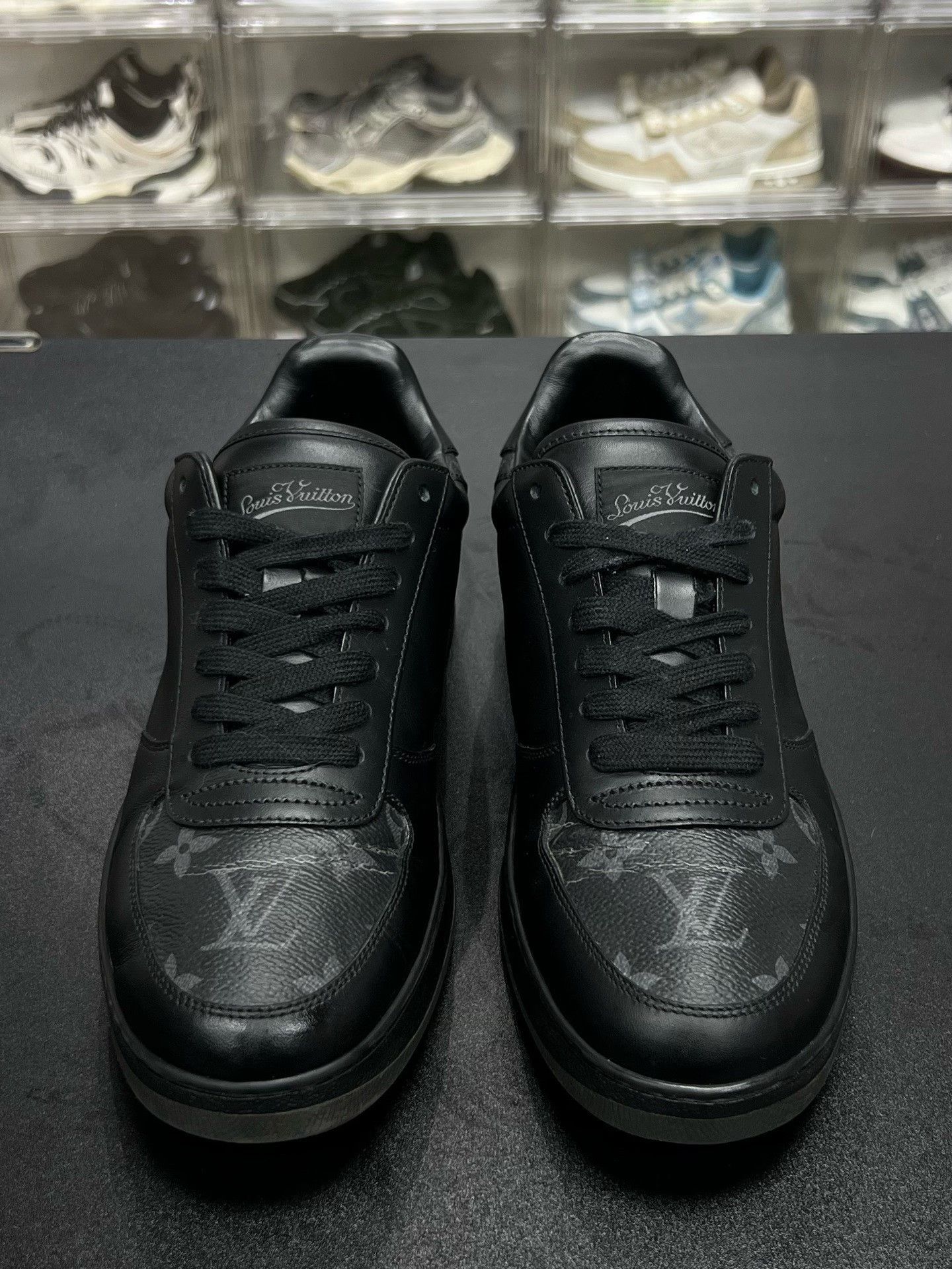 Louis Vuitton Louis Vuitton Black Shoes Low Top Size US 10 / EU 43 - 2 Thumbnail