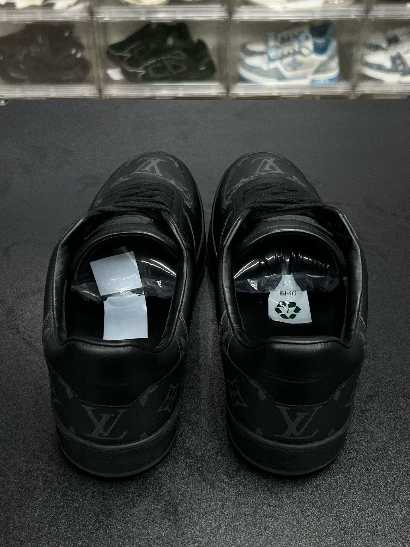 Louis Vuitton Louis Vuitton Black Shoes Low Top Size US 10 / EU 43 - 7 Thumbnail