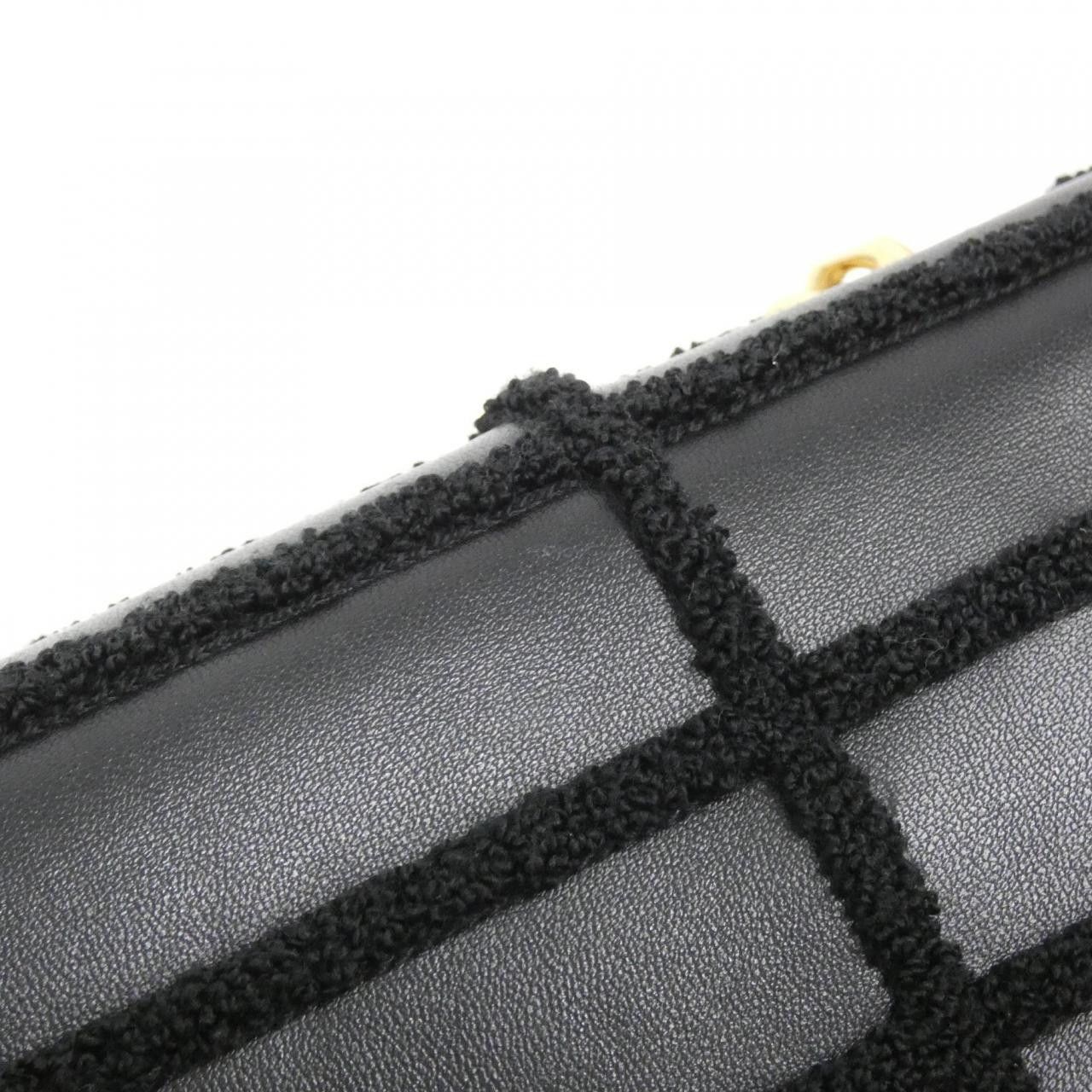 Celine Celine Celine Leather Pile Shoulder Bag Leather Shoulder Bag 111273FCK DUTY FREE for USA Size ONE SIZE - 4 Thumbnail