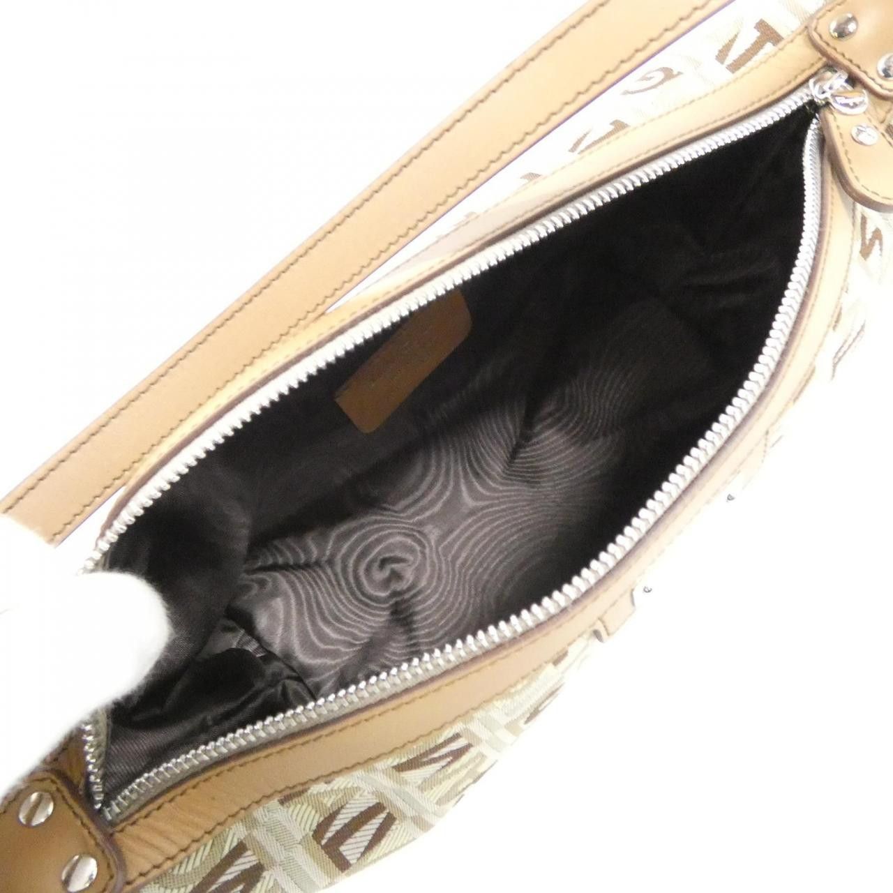 Salvatore Ferragamo Salvatore Ferragamo Salvatore Ferragamo Nylon Leather Shoulder Bag Textile Shoulder Bag 22A267 DUTY FREE for USA Size ONE SIZE - 8 Thumbnail