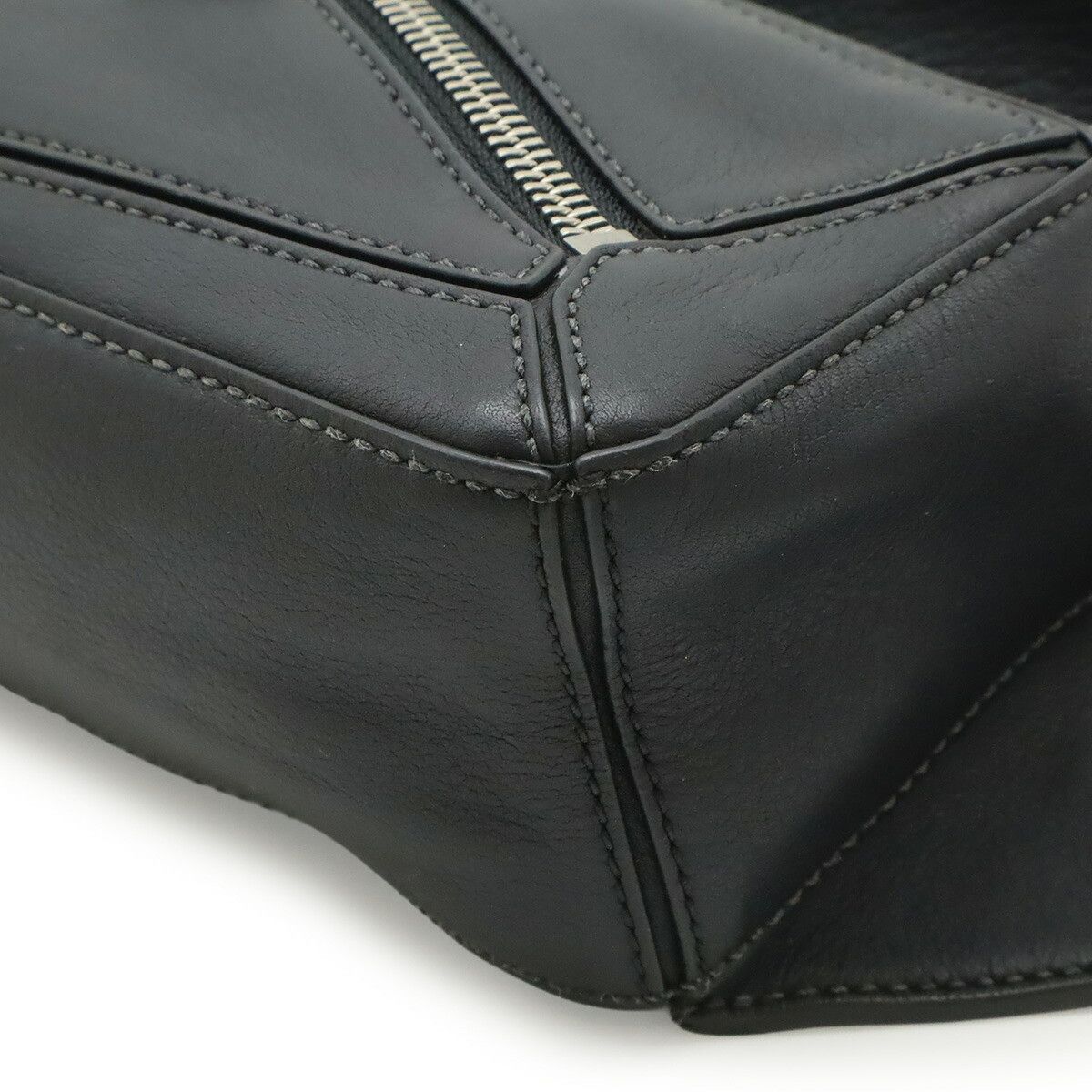 Loewe Loewe Loewe Puzzle Leather Waist Bag Leather Belt Bag B510U89X02 DUTY FREE for USA Size ONE SIZE - 3 Thumbnail