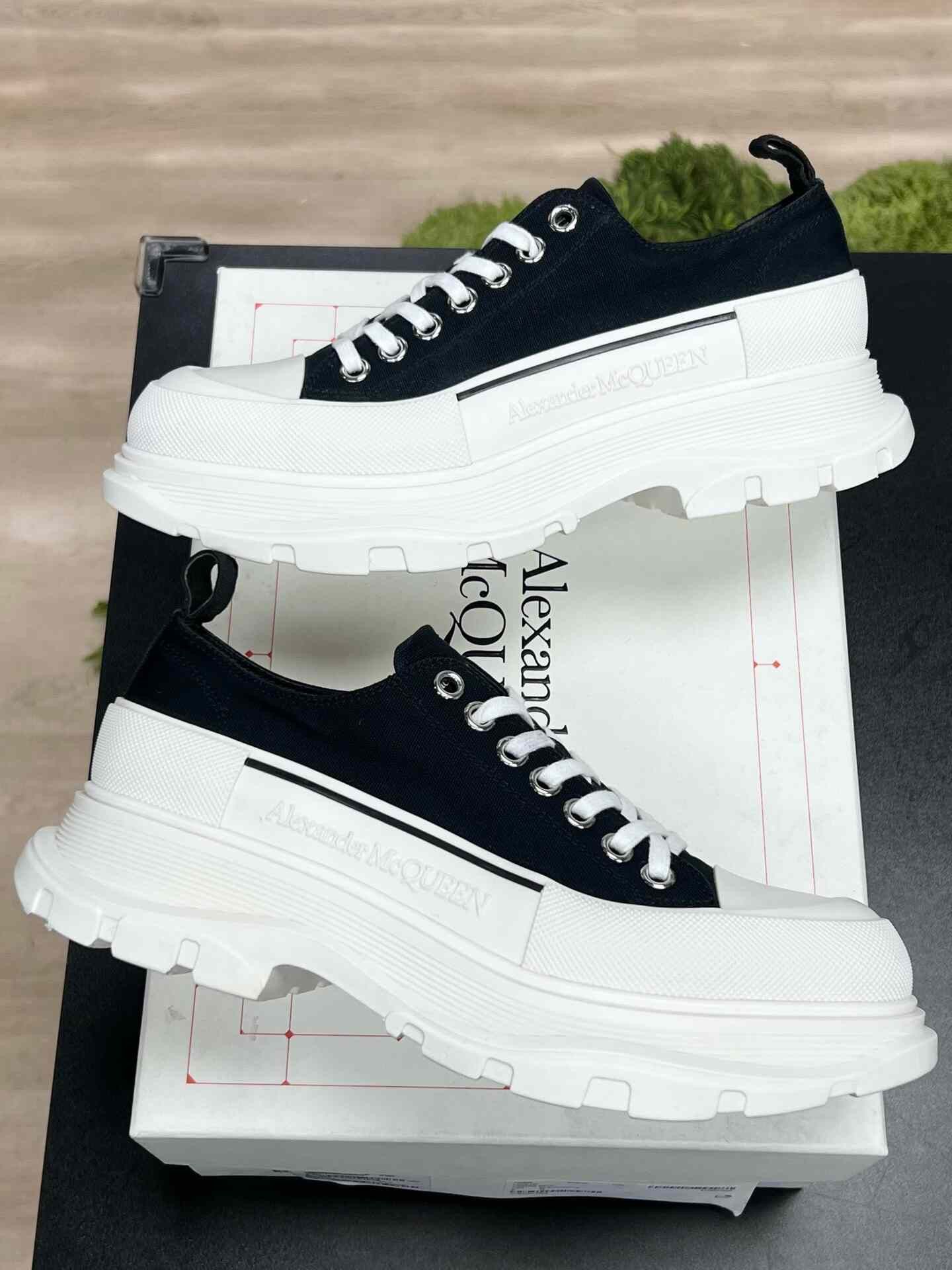 Alexander McQueen Alexander McQueen White Designer Size US 10 / EU 43 - 5 Thumbnail