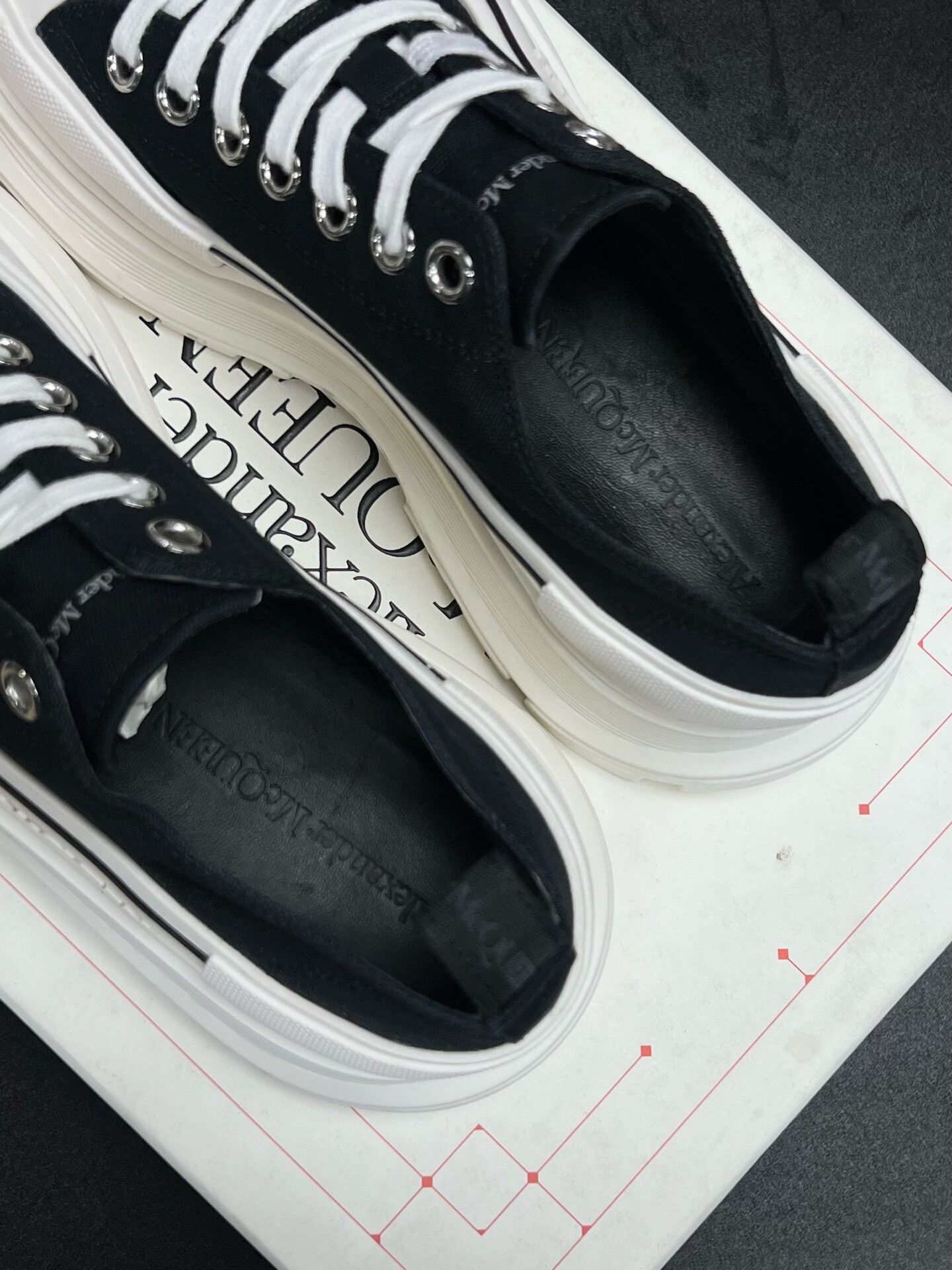 Alexander McQueen Alexander McQueen White Designer Size US 10 / EU 43 - 4 Thumbnail