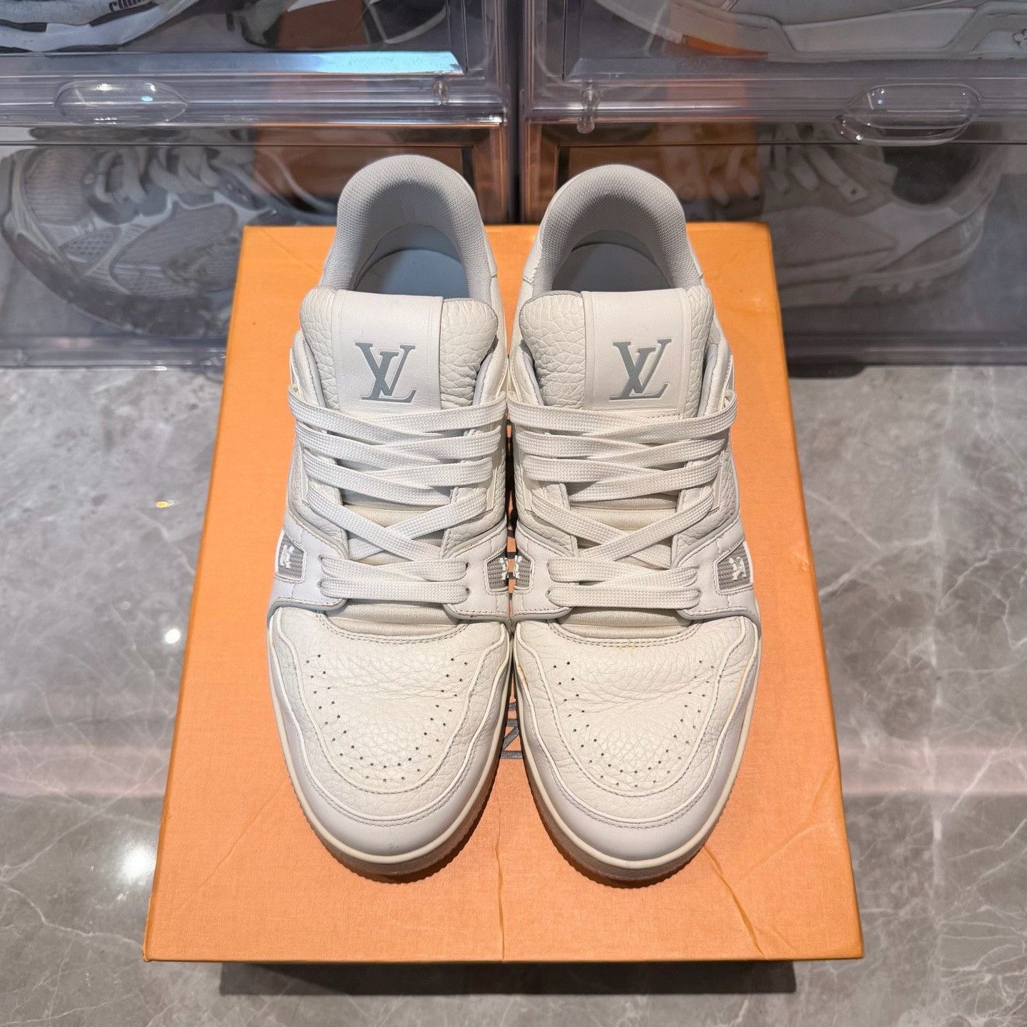 Louis Vuitton Louis Vuitton White Designer Casual Size US S / EU 44-46 / 1 - 4 Thumbnail