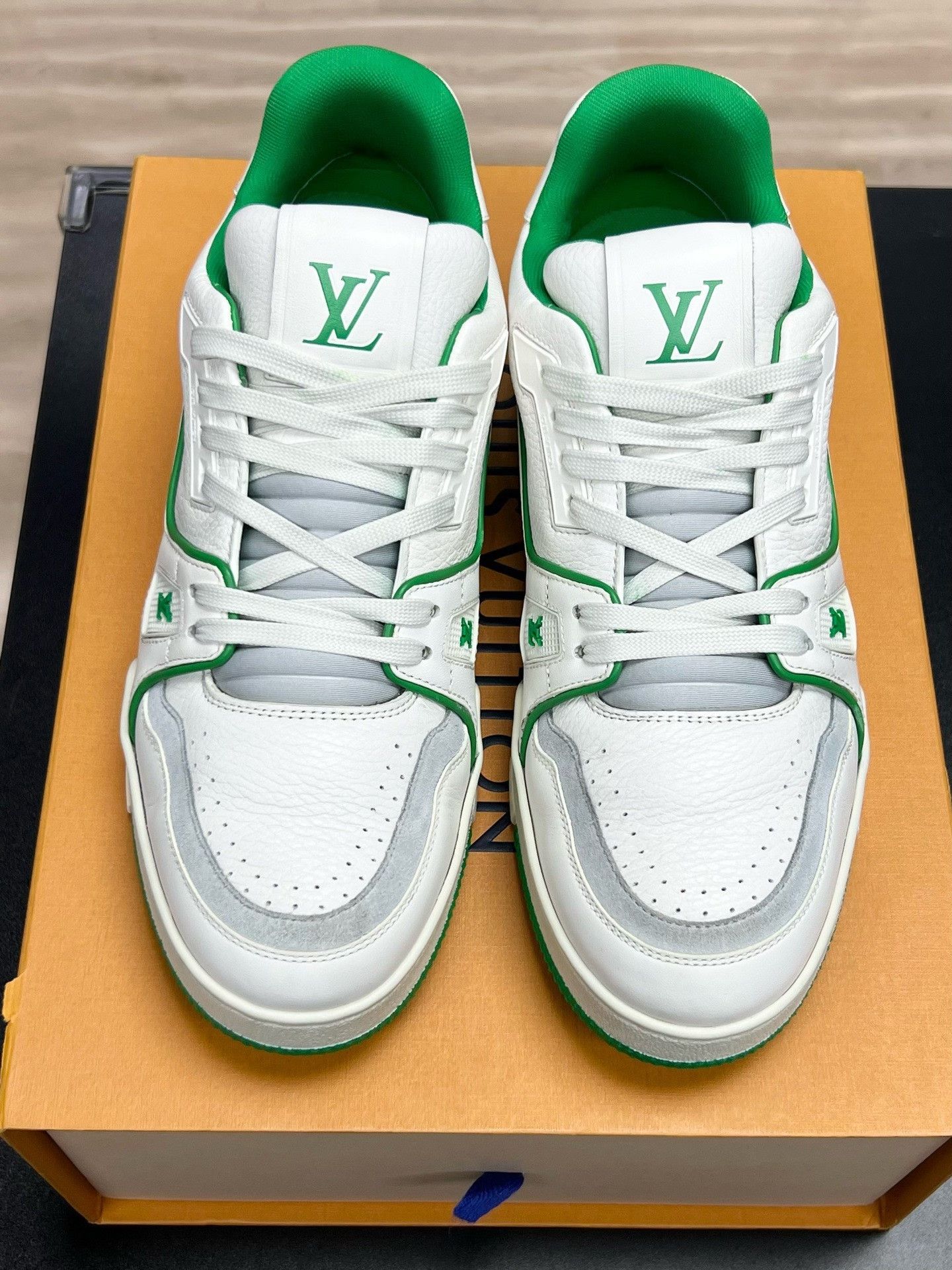 Louis Vuitton Louis Vuitton Green Designer Casual Size US S / EU 44-46 / 1 - 3 Thumbnail
