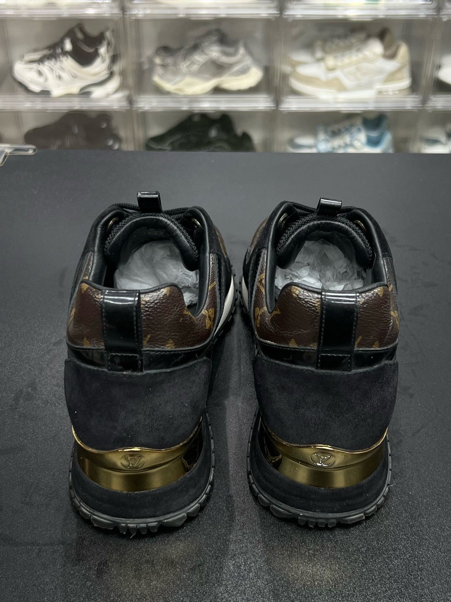 Louis Vuitton Louis Vuitton Black Shoes Low Top Size US S / EU 44-46 / 1 - 6 Thumbnail