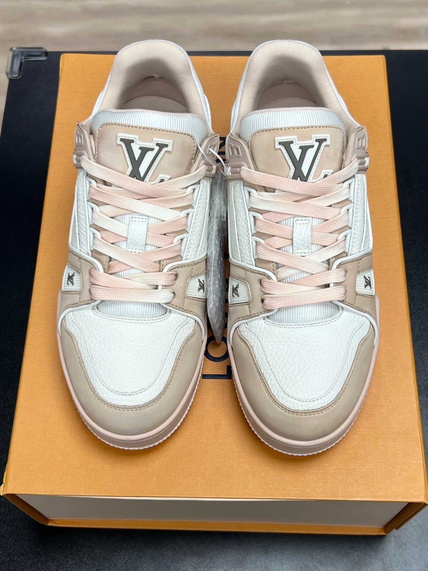 Louis Vuitton Louis Vuitton Pink Designer Casual Size US S / EU 44-46 / 1 - 3 Thumbnail
