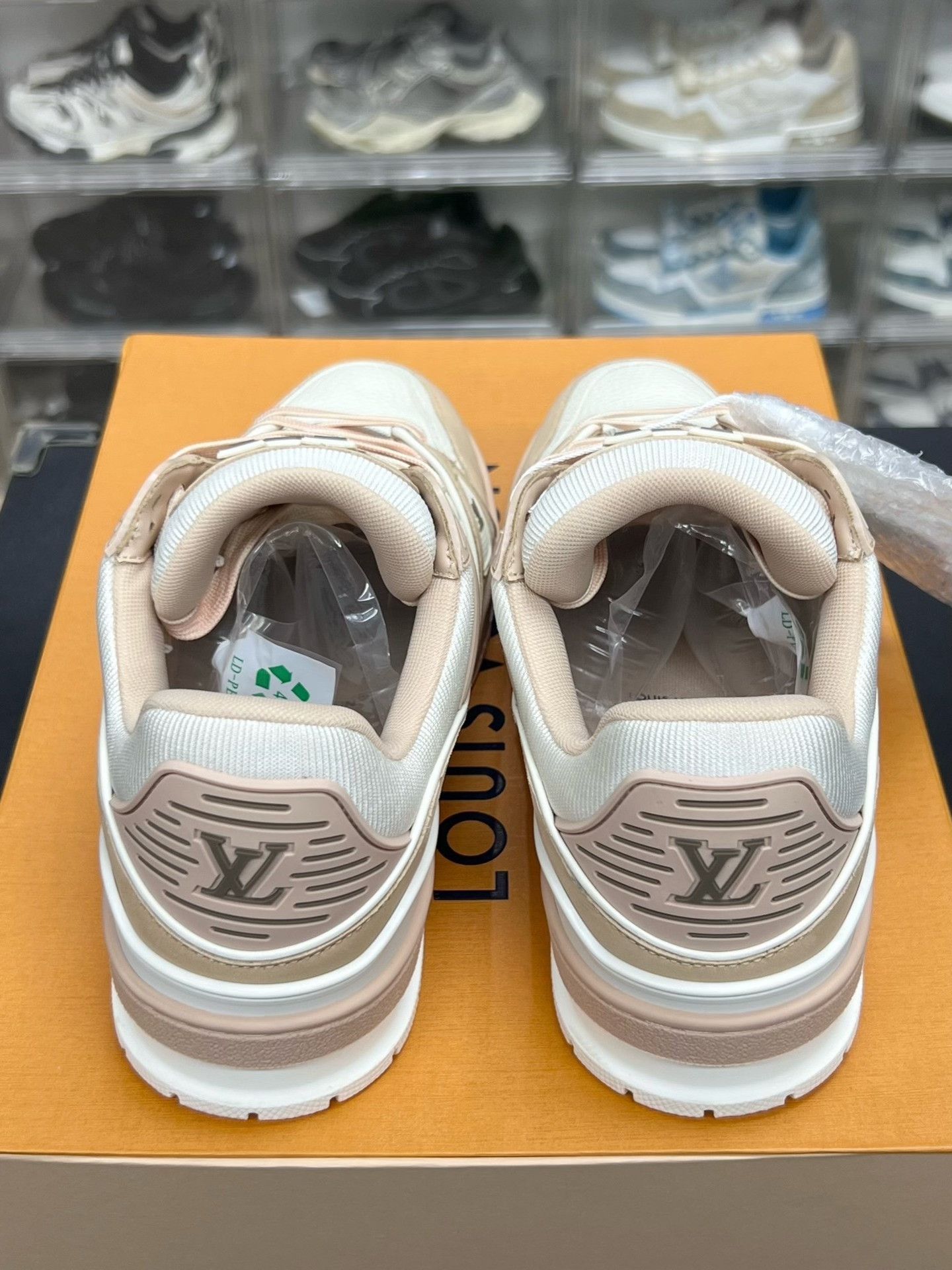 Louis Vuitton Louis Vuitton Pink Designer Casual Size US S / EU 44-46 / 1 - 7 Thumbnail
