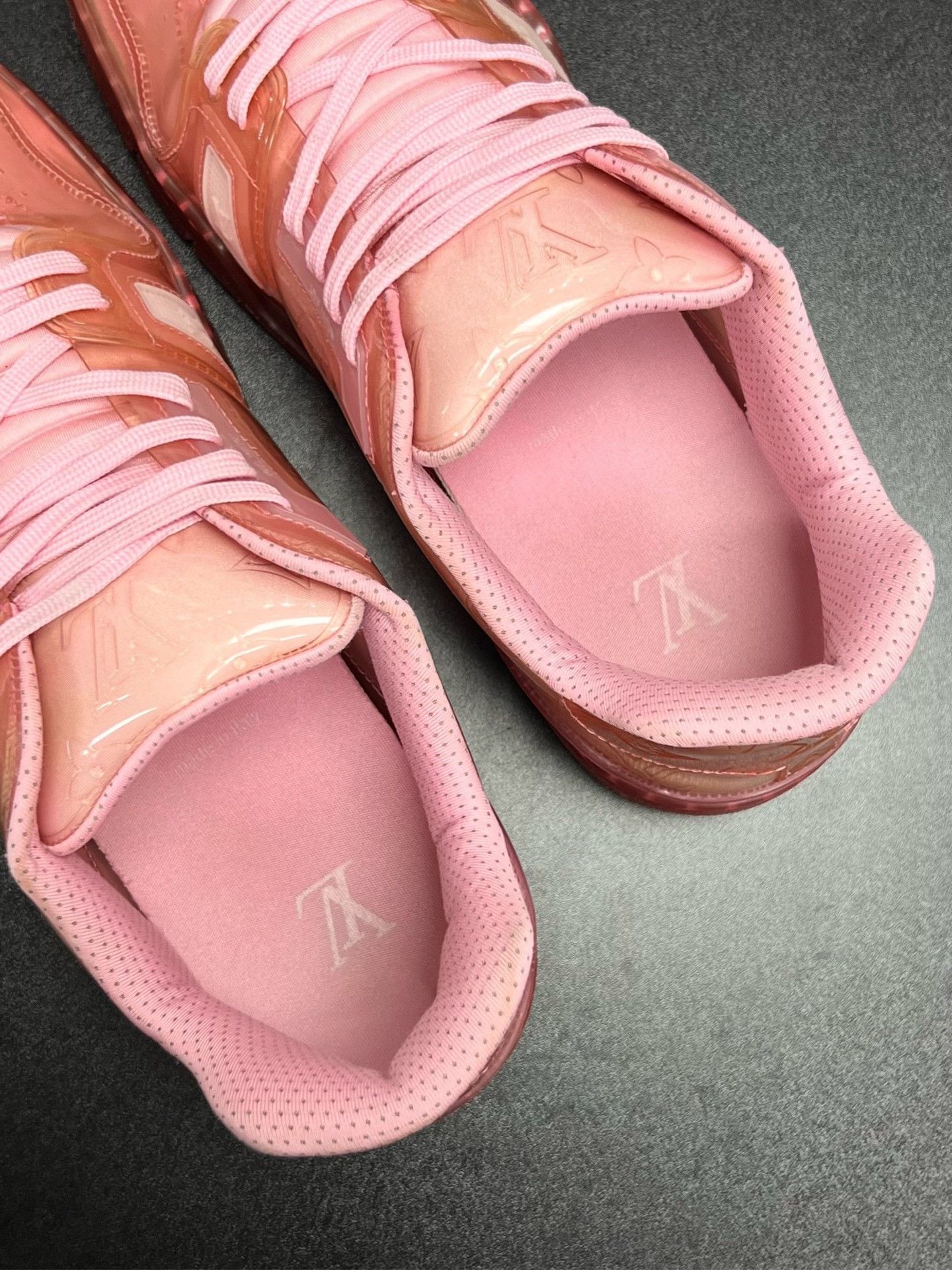 Louis Vuitton Louis Vuitton Pink Designer Casual Size US S / EU 44-46 / 1 - 4 Thumbnail