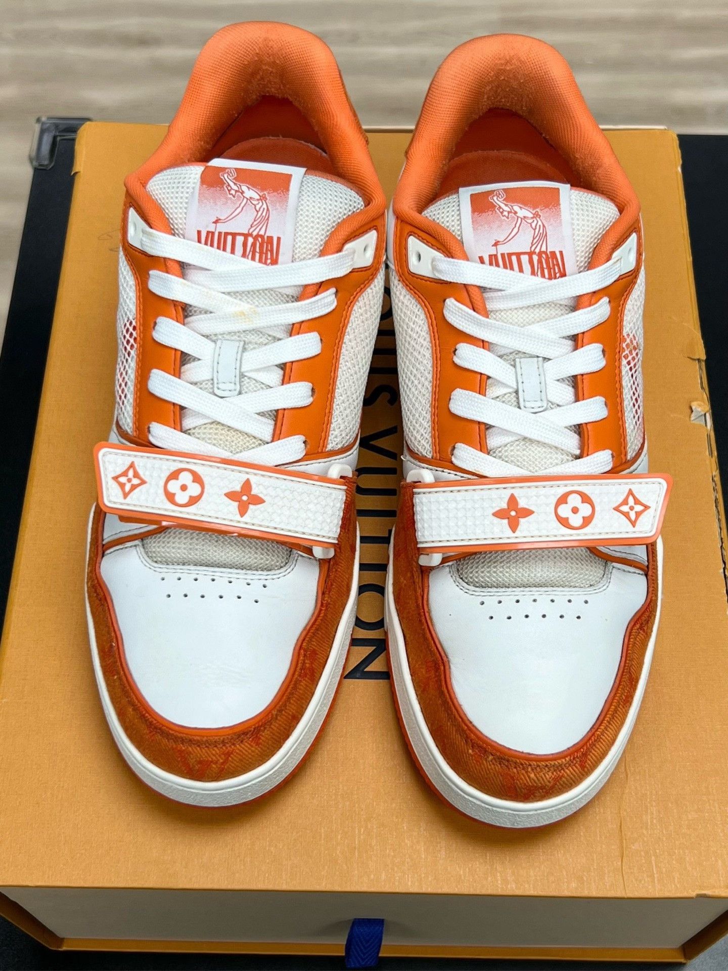 Louis Vuitton Louis Vuitton White Velcro Designer Size US S / EU 44-46 / 1 - 3 Thumbnail
