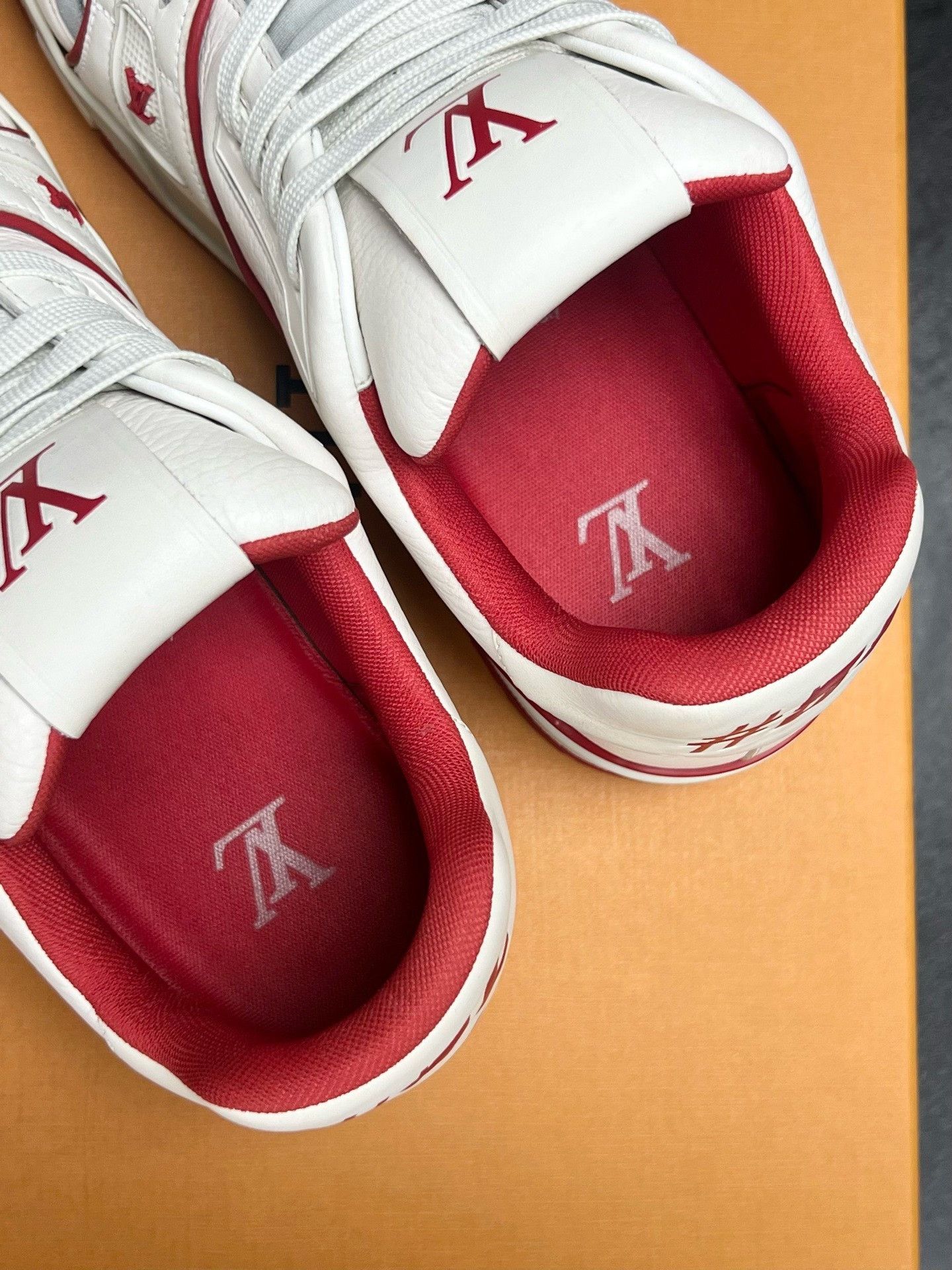 Louis Vuitton Louis Vuitton Red Designer Casual Size US S / EU 44-46 / 1 - 3 Thumbnail