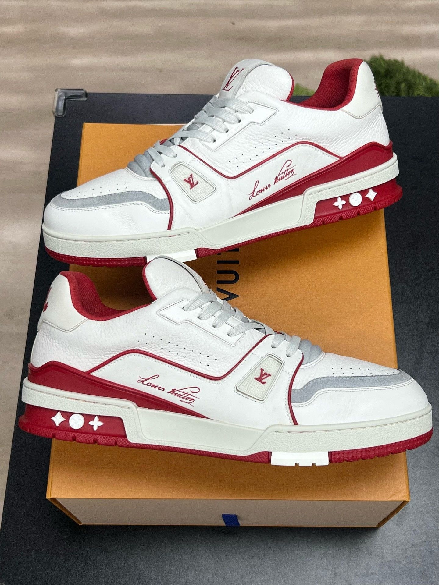 Louis Vuitton Louis Vuitton Red Designer Casual Size US S / EU 44-46 / 1 - 4 Thumbnail