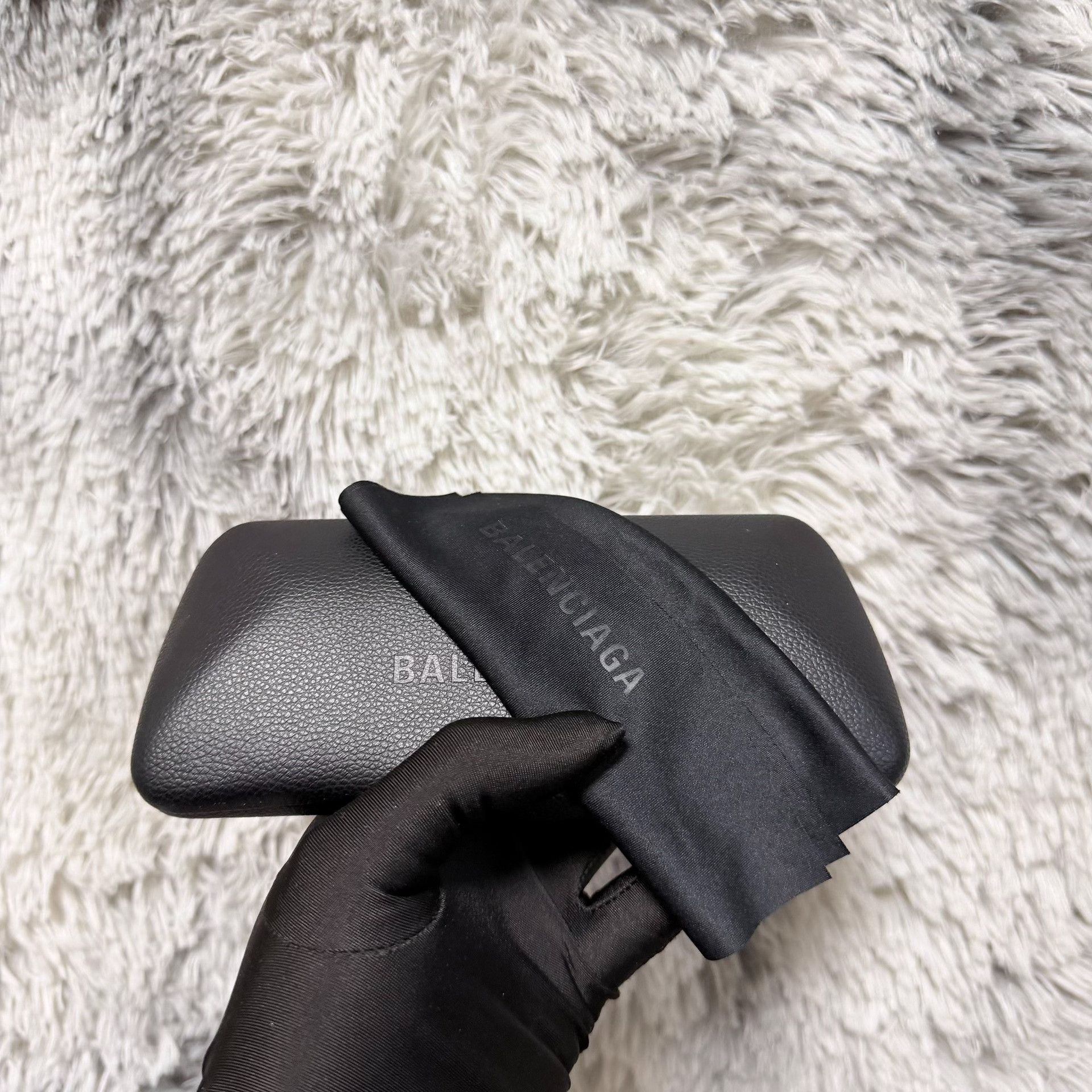 Balenciaga Balenciaga Item Designer Casual Size ONE SIZE - 5 Thumbnail