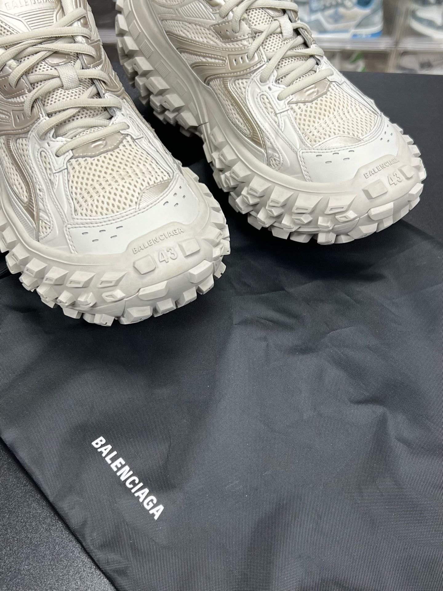 Balenciaga Balenciaga Brown Shoes Low Top Size US L / EU 52-54 / 3 - 9 Thumbnail