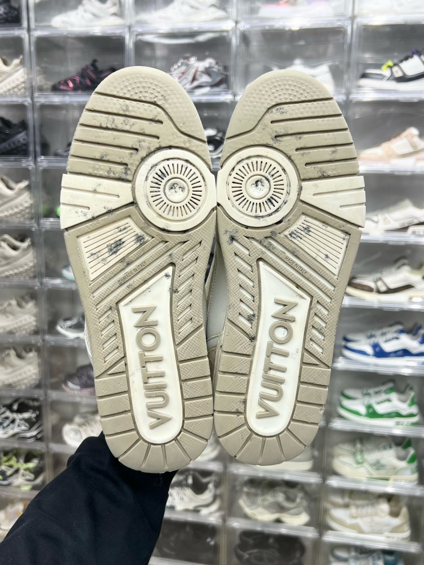 Louis Vuitton Louis Vuitton Beige Velcro Designer Size US S / EU 44-46 / 1 - 8 Thumbnail
