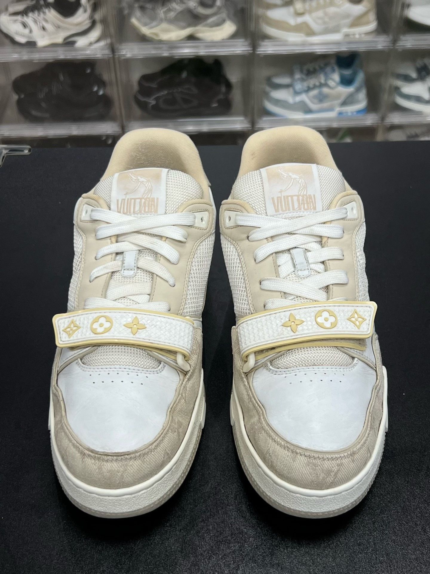 Louis Vuitton Louis Vuitton Beige Velcro Designer Size US S / EU 44-46 / 1 - 2 Thumbnail