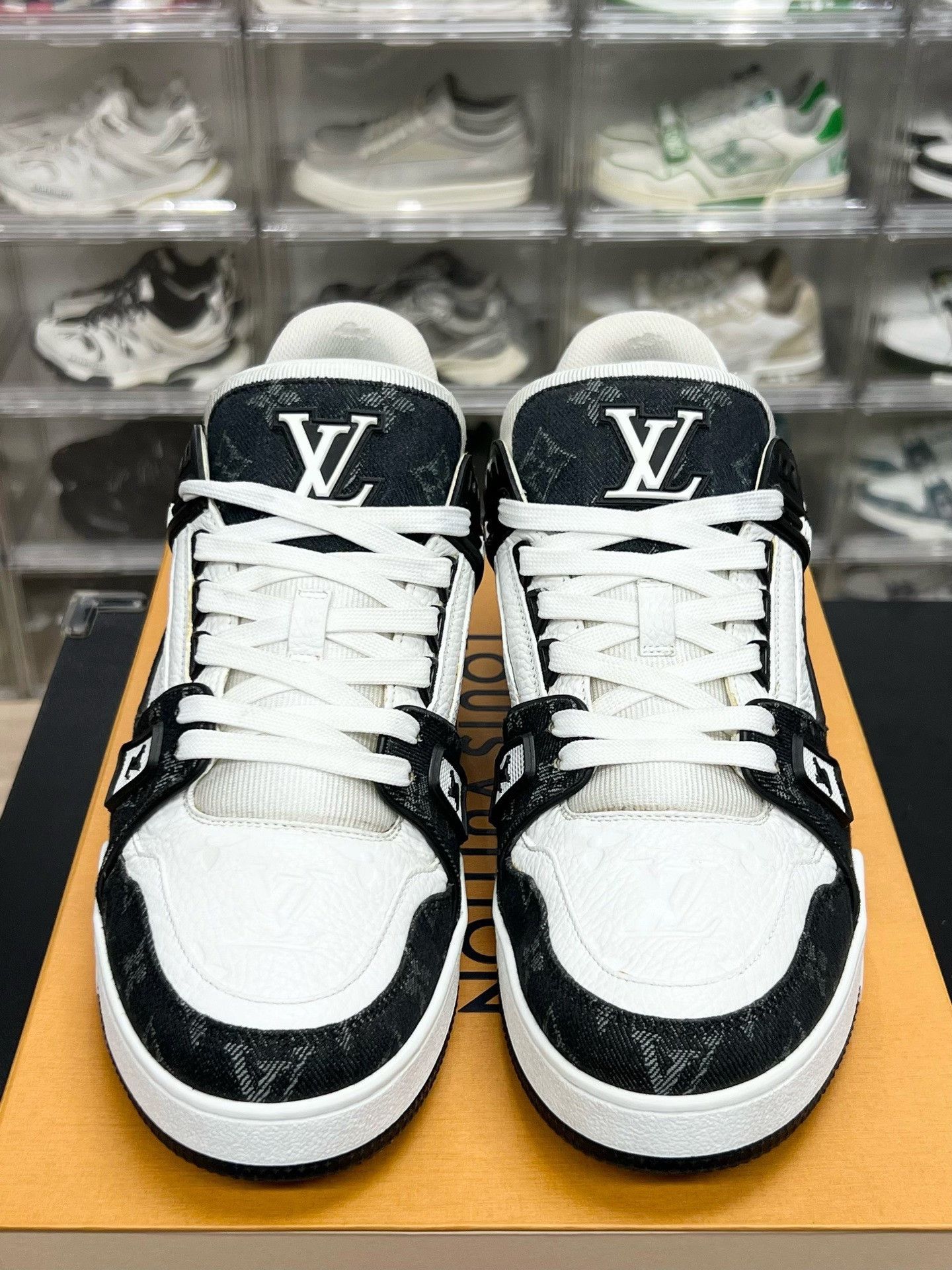 Louis Vuitton Louis Vuitton Black Denim Designer Size US 30 / EU 46 - 2 Thumbnail